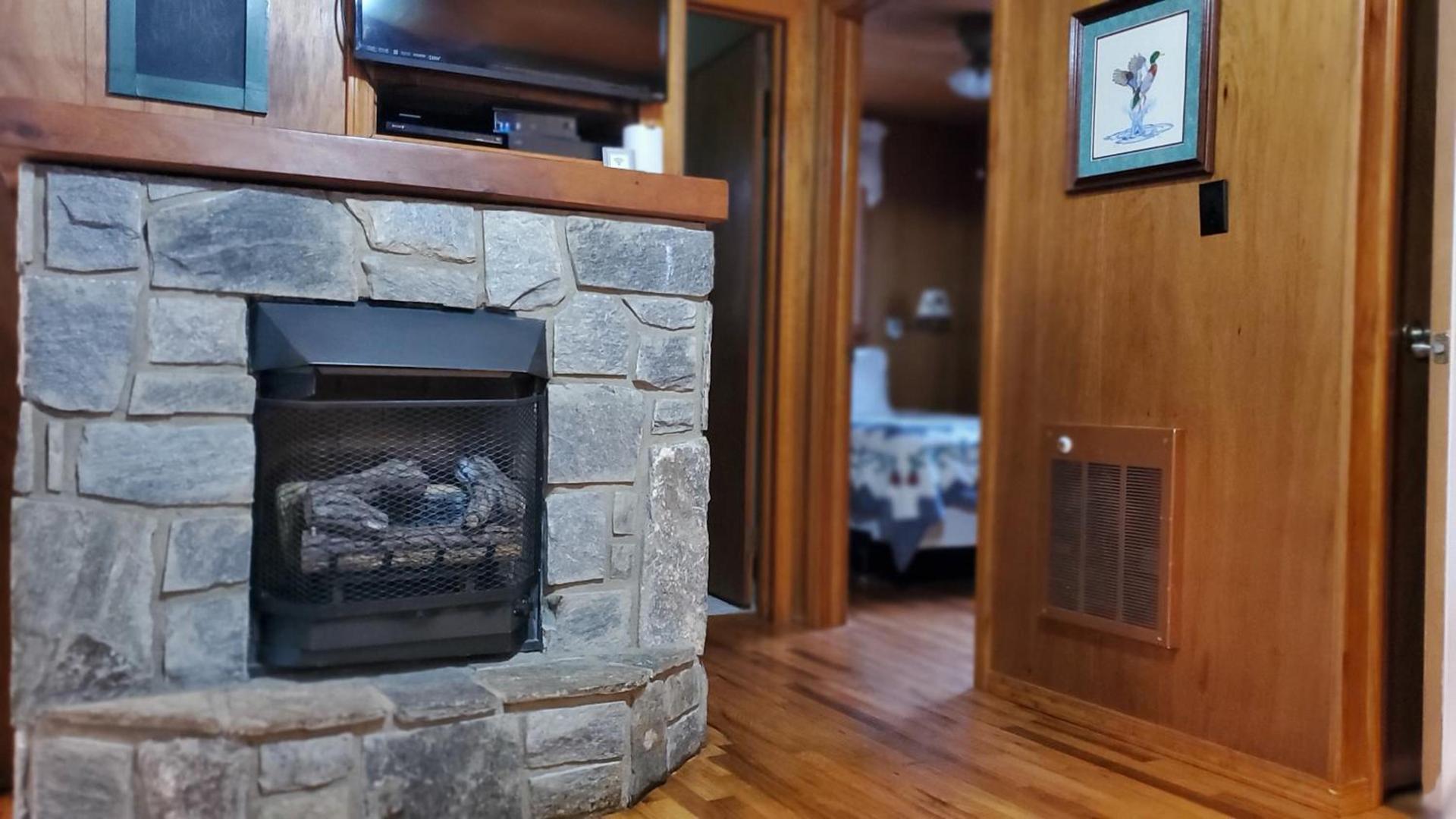 Cozy Creek Cottages photo 44