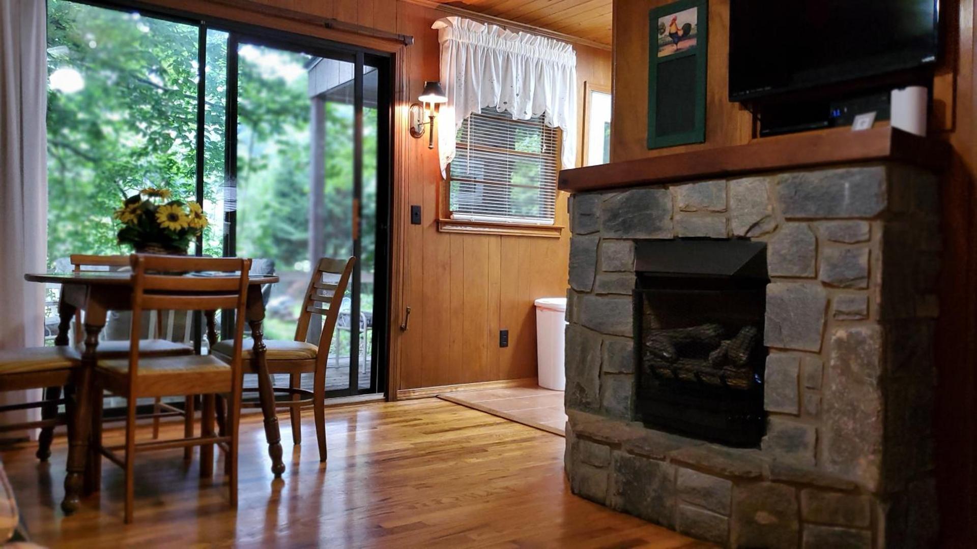 Cozy Creek Cottages photo 43