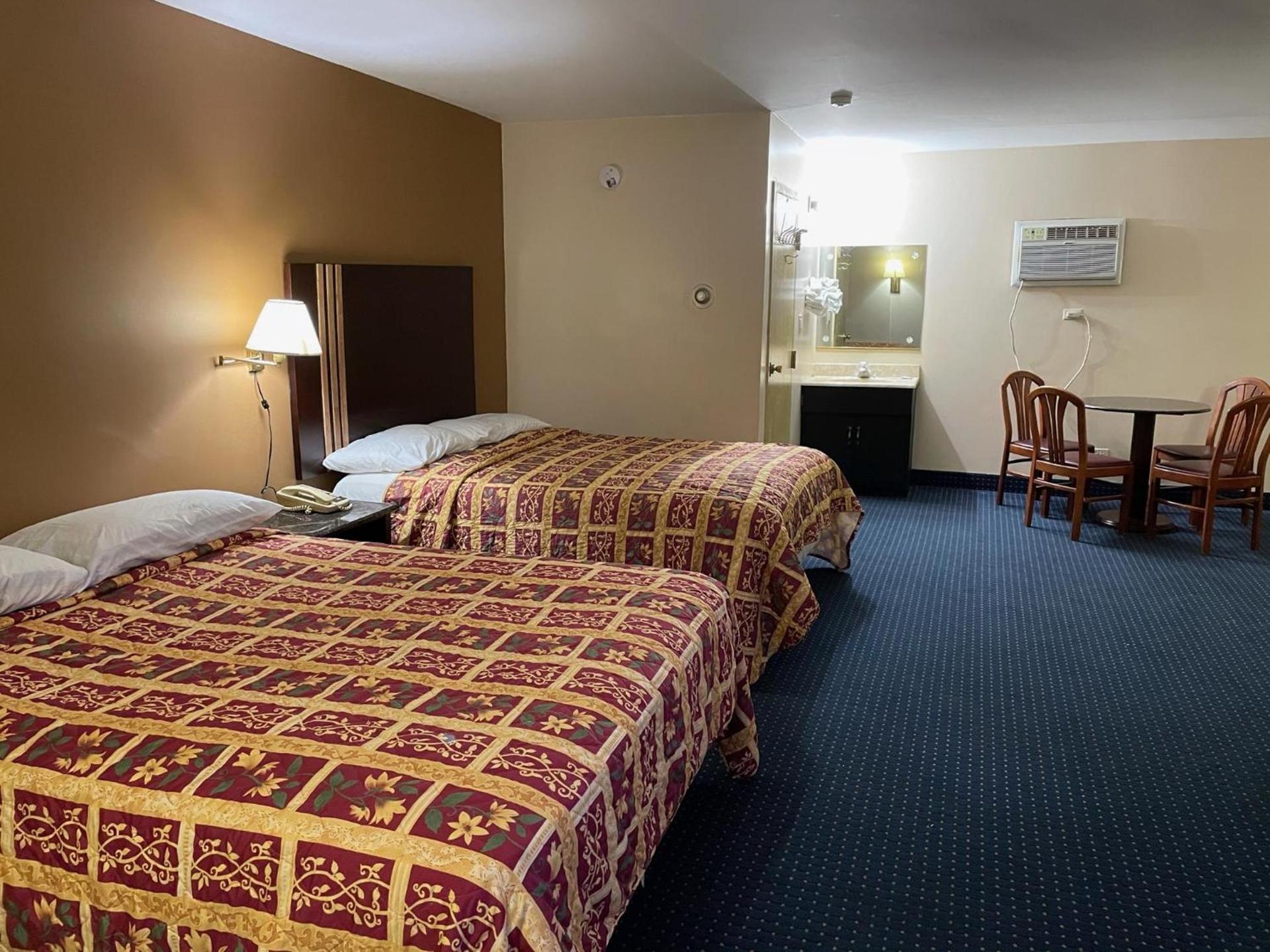 American Inn and Suites photo 26