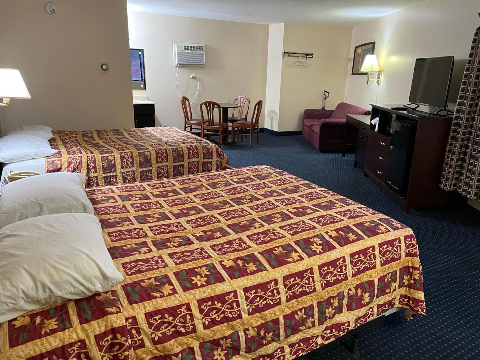 American Inn and Suites photo 28