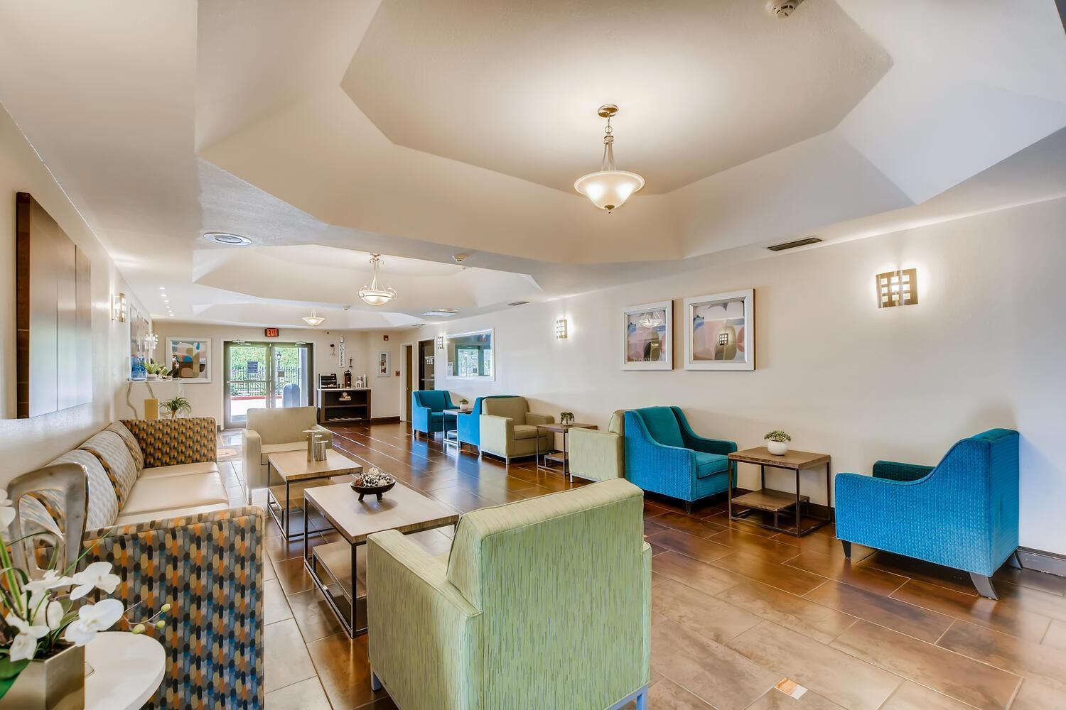 Orangewood Inn and Suites Midtown photo 2