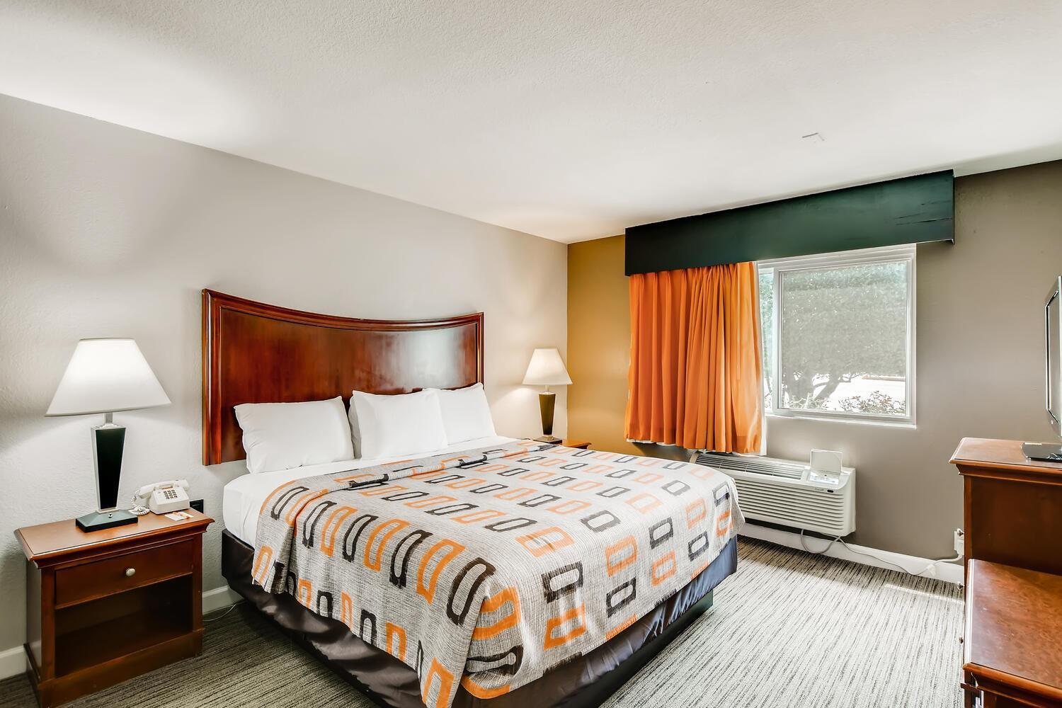 Orangewood Inn and Suites Midtown photo 16
