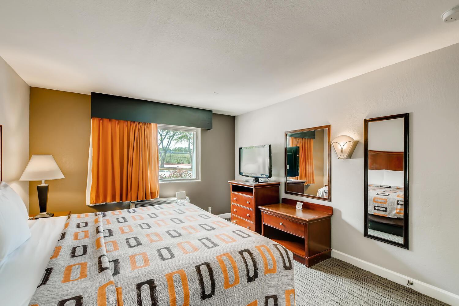 Orangewood Inn and Suites Midtown photo 58