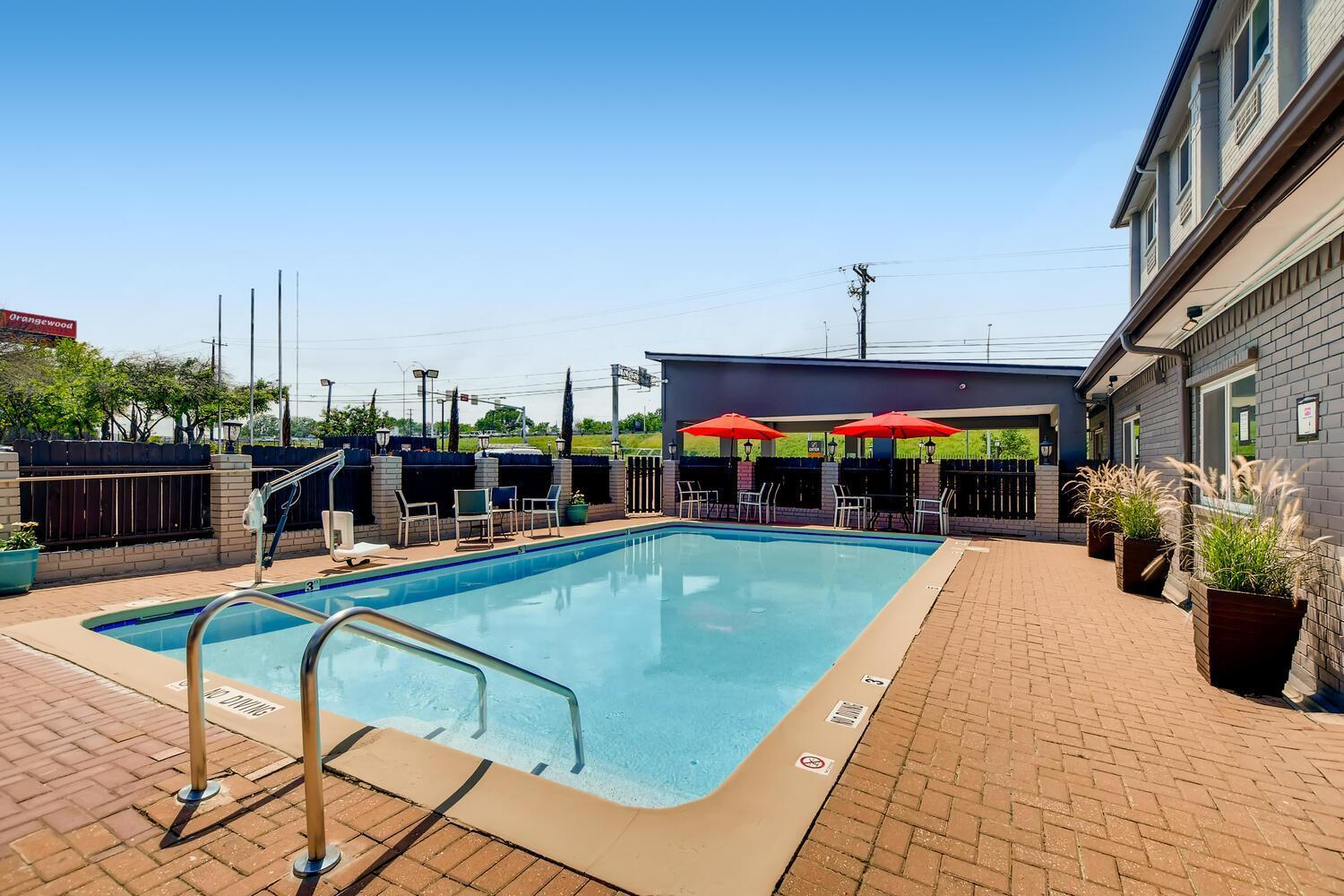 Orangewood Inn and Suites Midtown photo 10