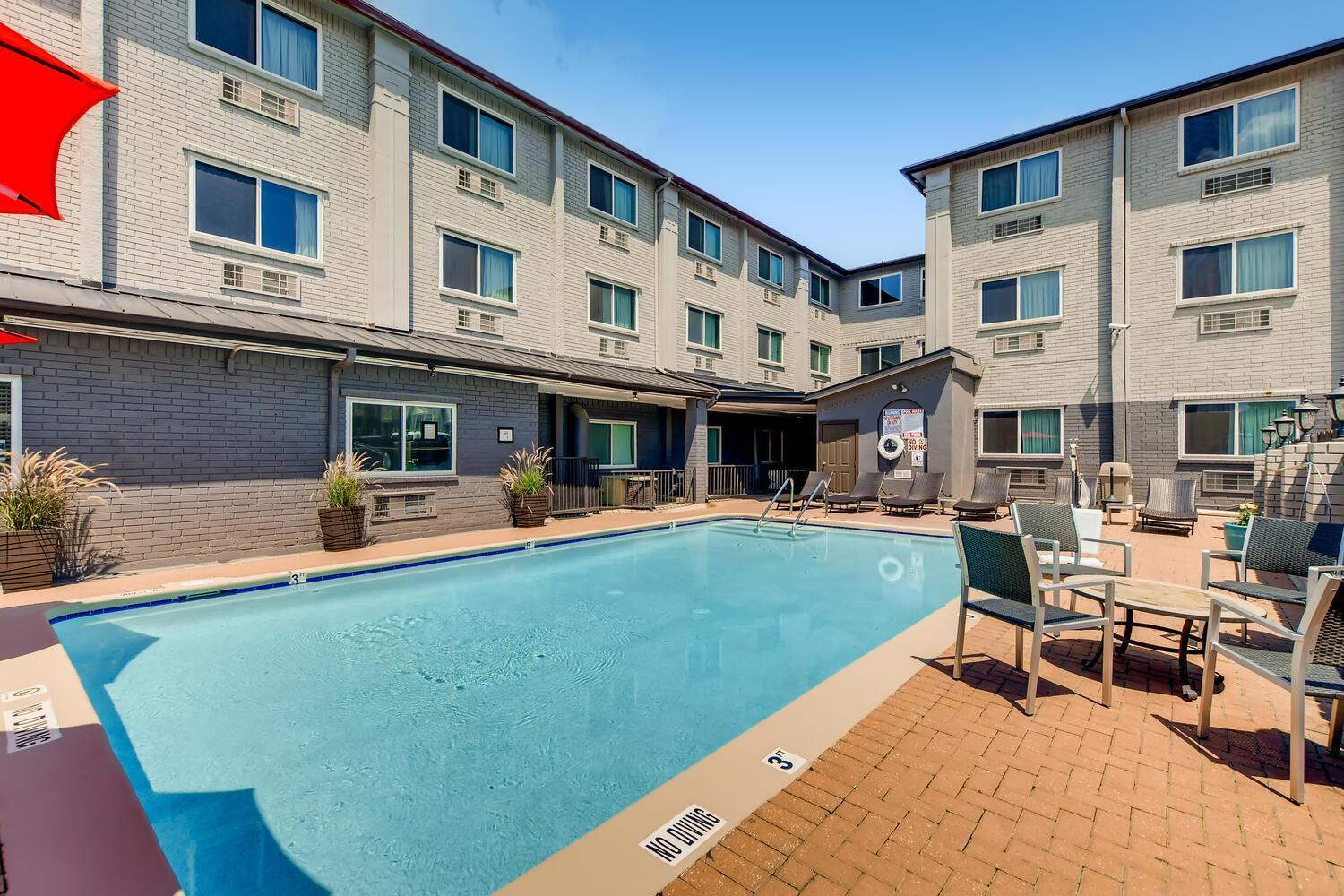 Orangewood Inn and Suites Midtown photo 9