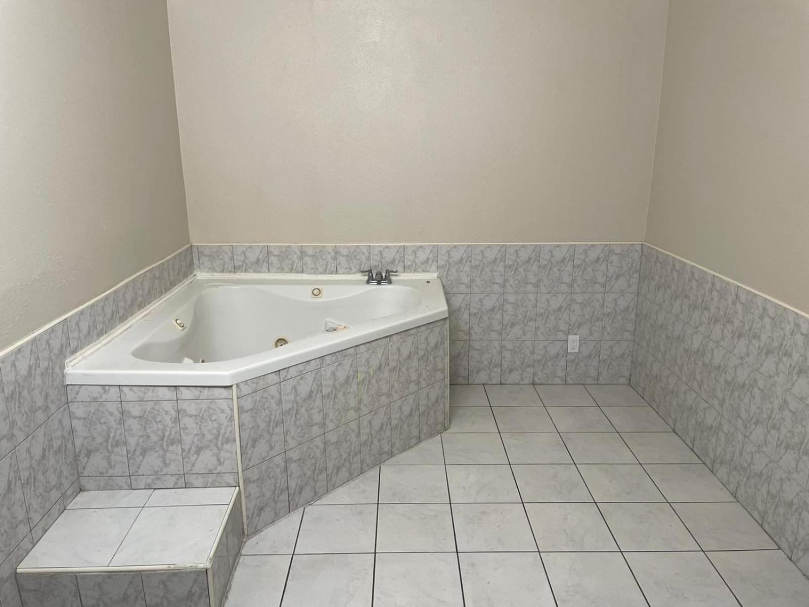 Colony Inn photo 13