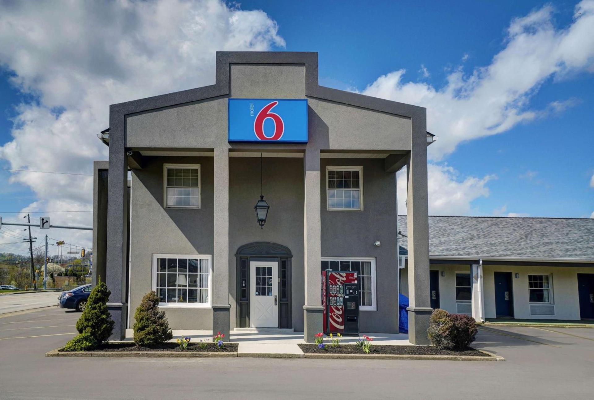 Motel 6 Washington, PA photo 1