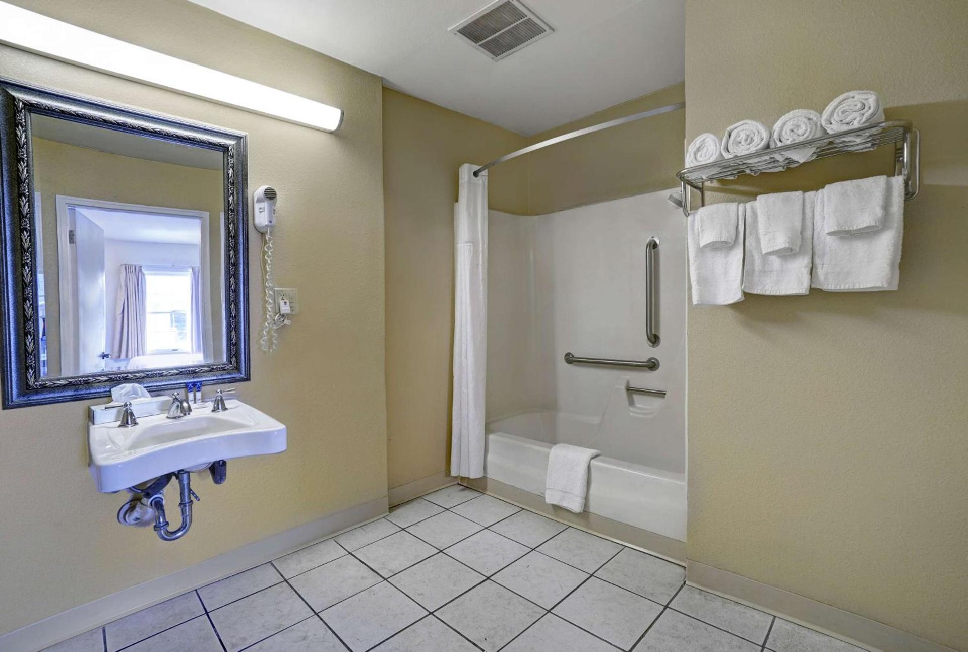 Motel 6 Washington, PA photo 21