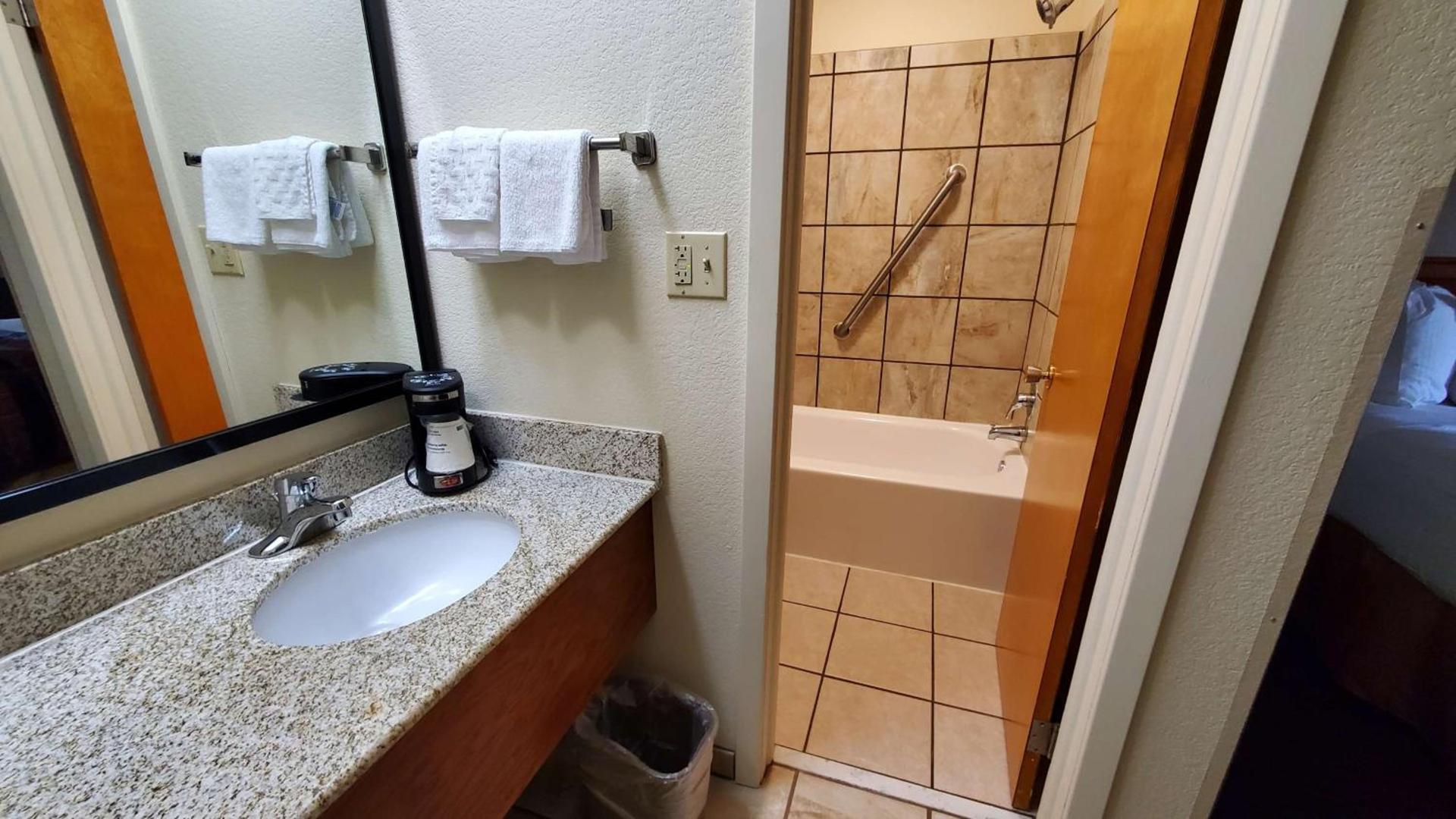 Best Western Plains Motel photo 46