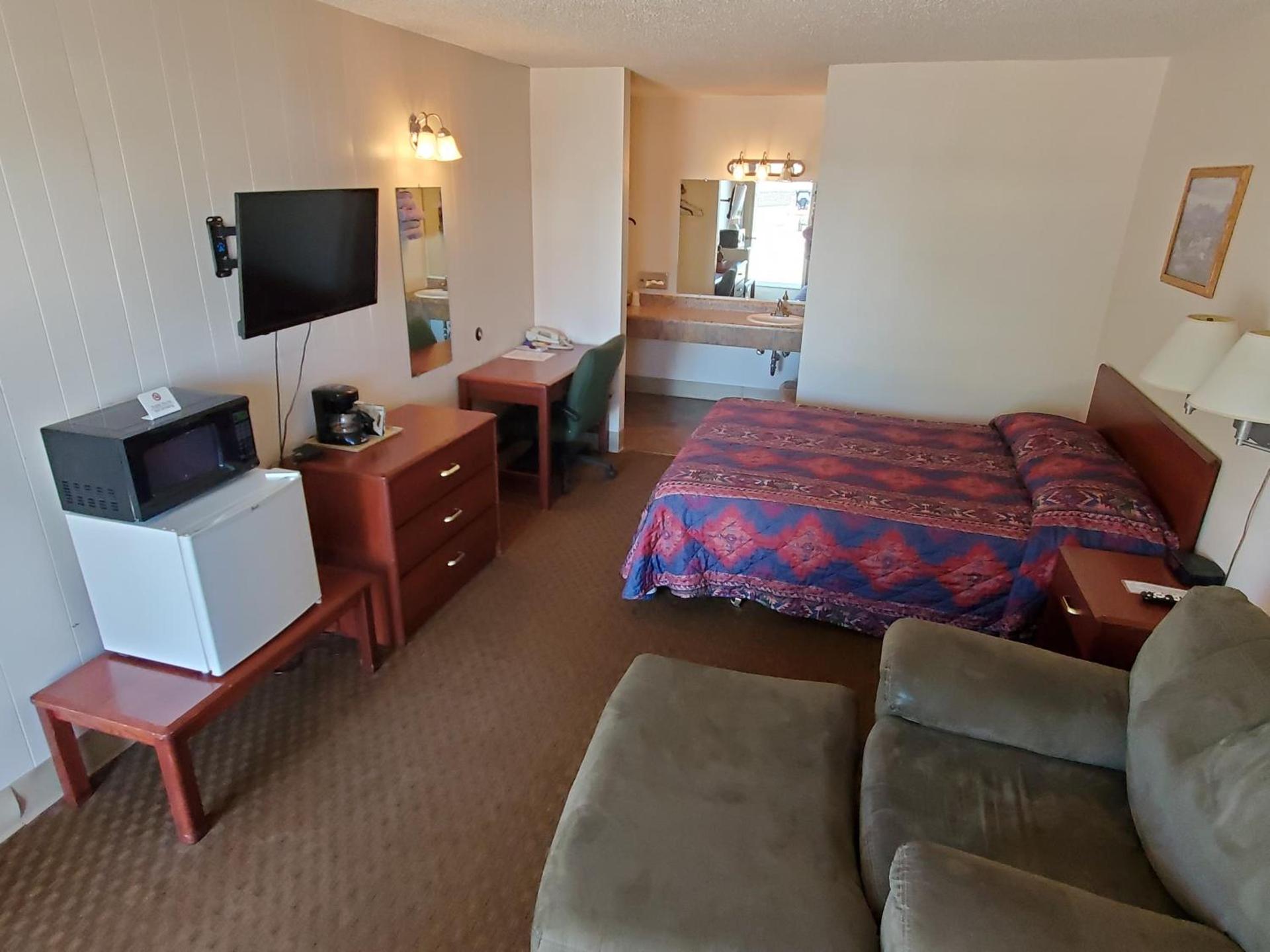 Riverside Inn photo 4