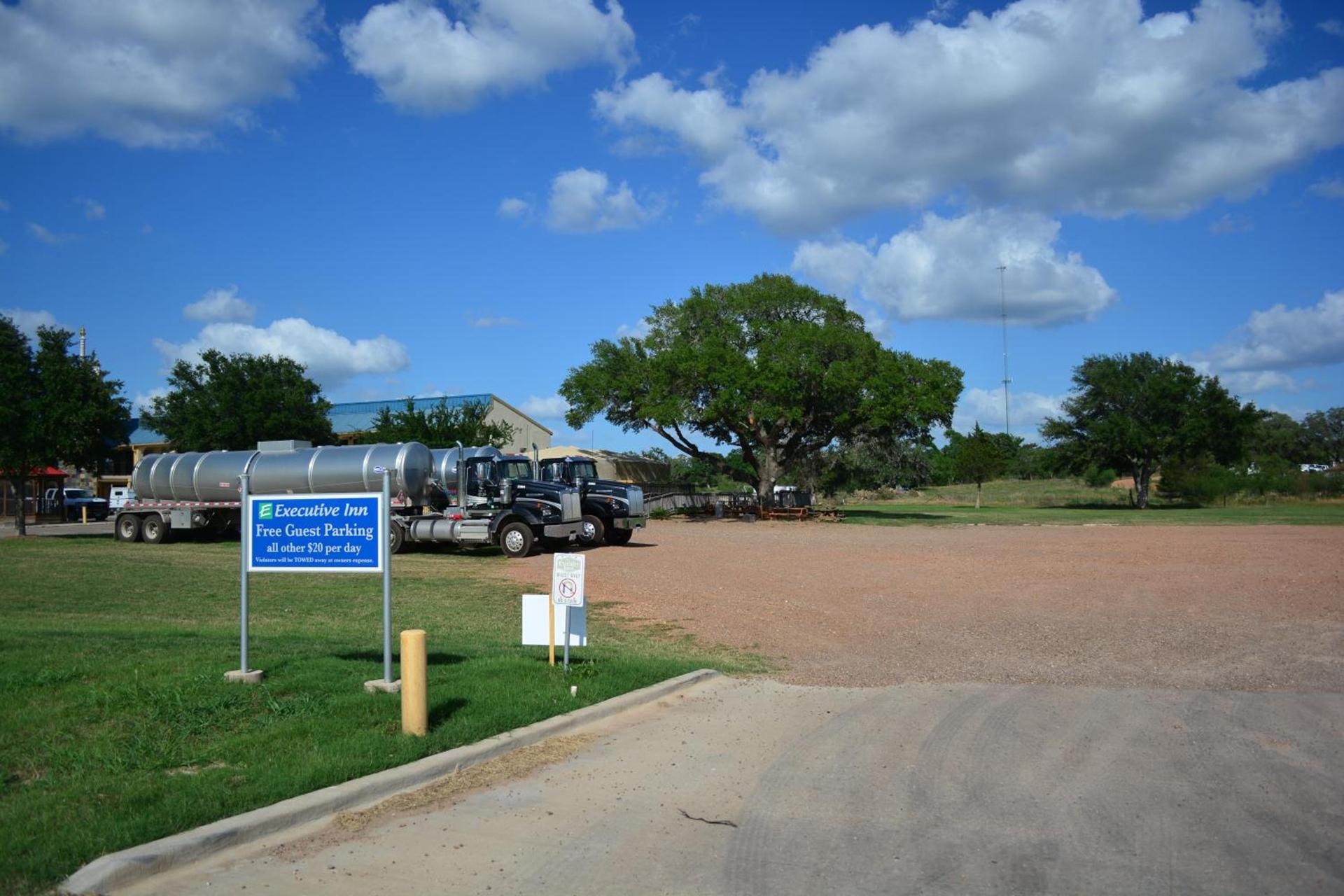 Hotel O Executive Inn & Suites Cuero Hwy 87 photo 9