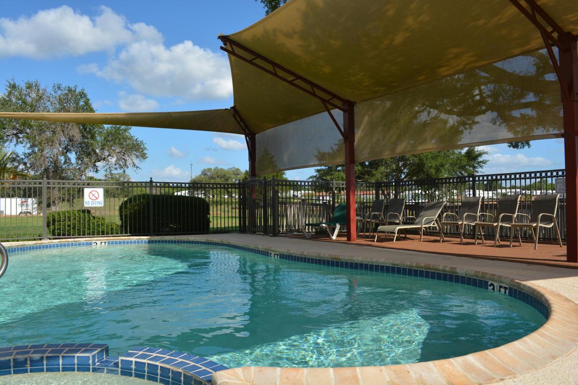 Hotel O Executive Inn & Suites Cuero Hwy 87 photo 8
