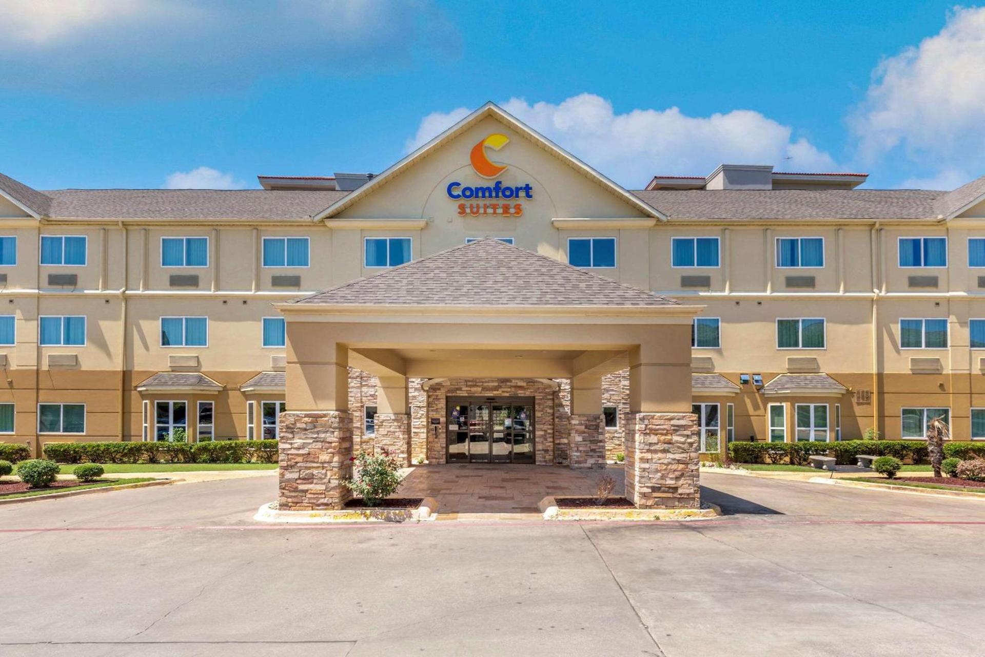 Comfort Suites North Dallas photo 1