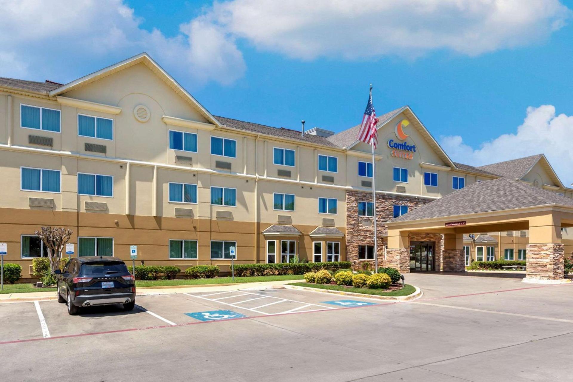 Comfort Suites North Dallas photo 2