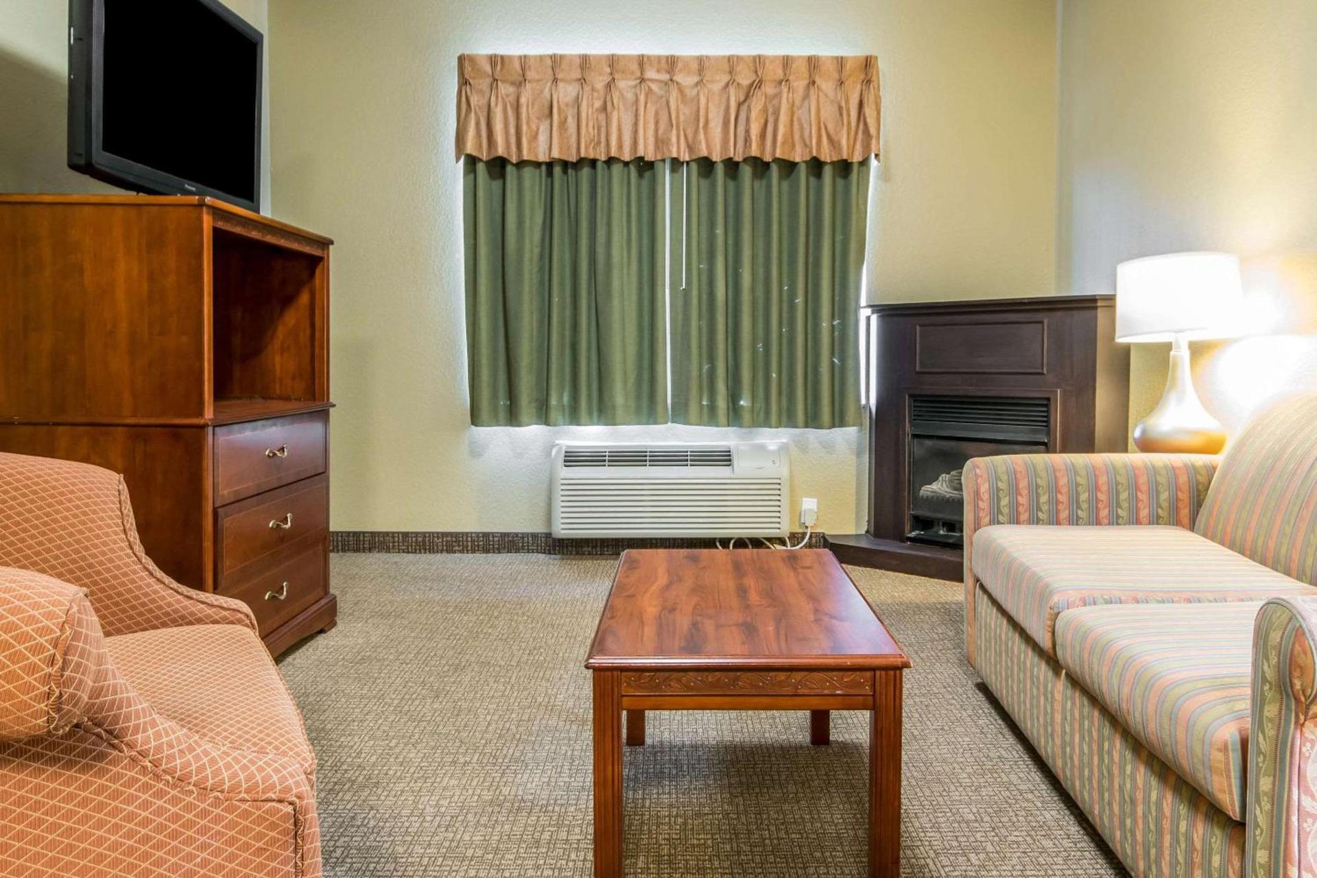 Comfort Suites Owensboro South photo 19