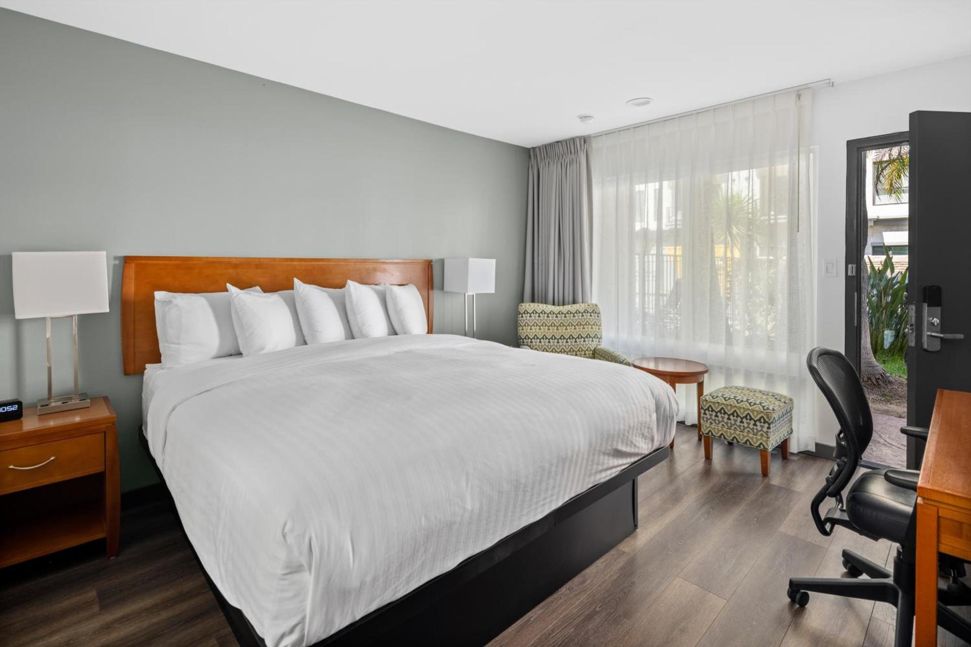 Vagabond Inn Glendale photo 17