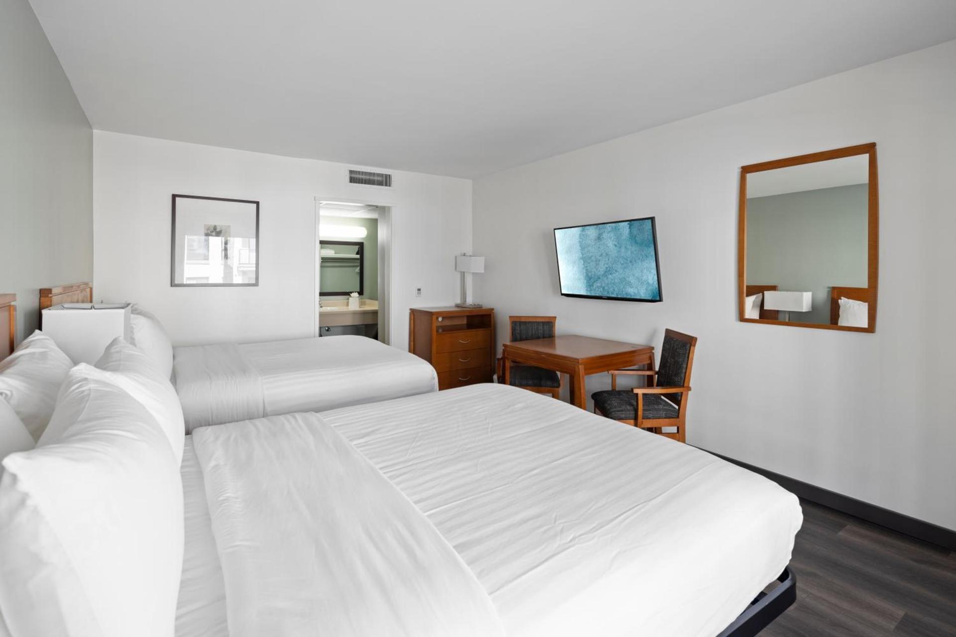 Vagabond Inn Glendale photo 24
