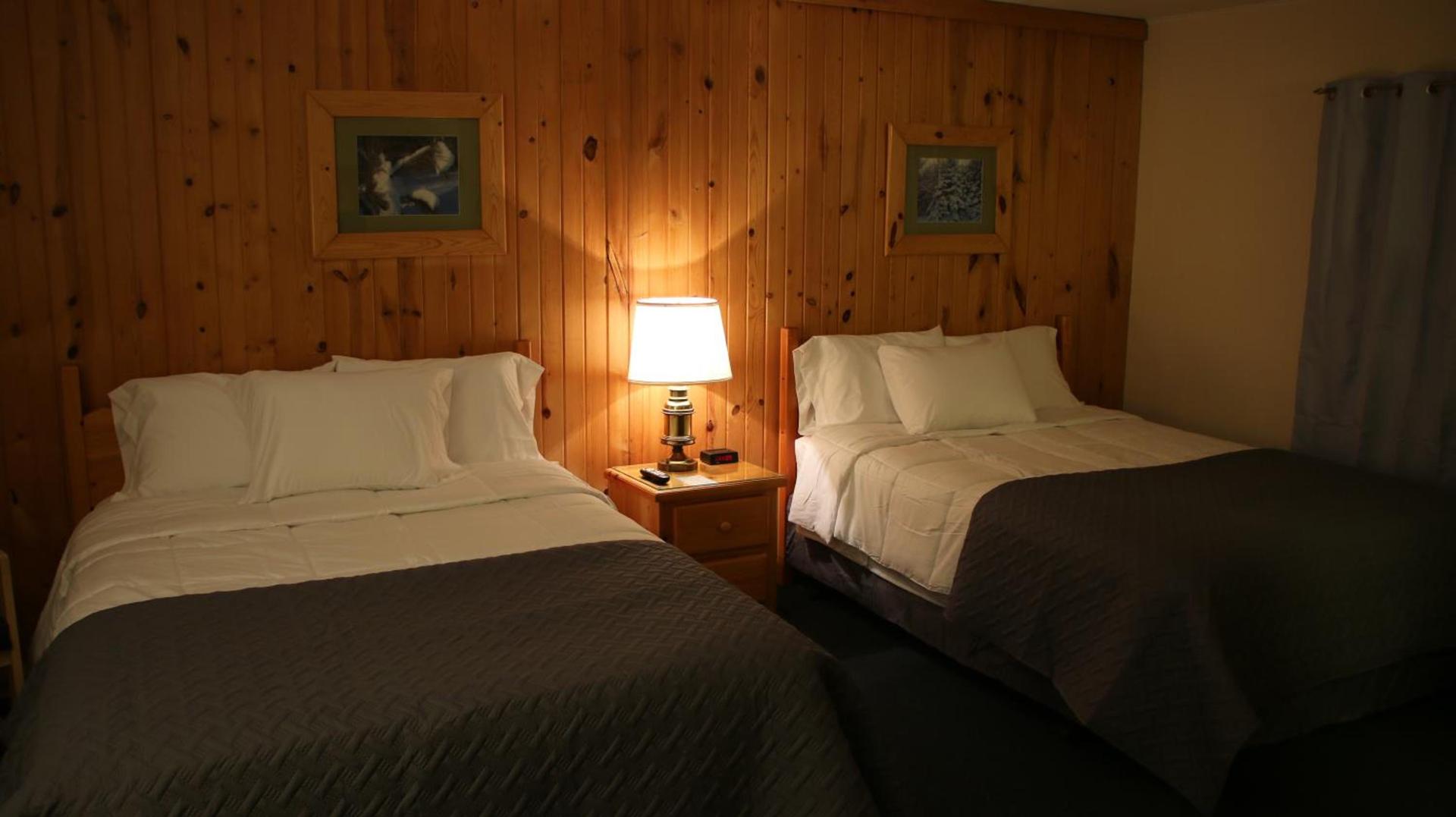 Holiday Motel photo 13