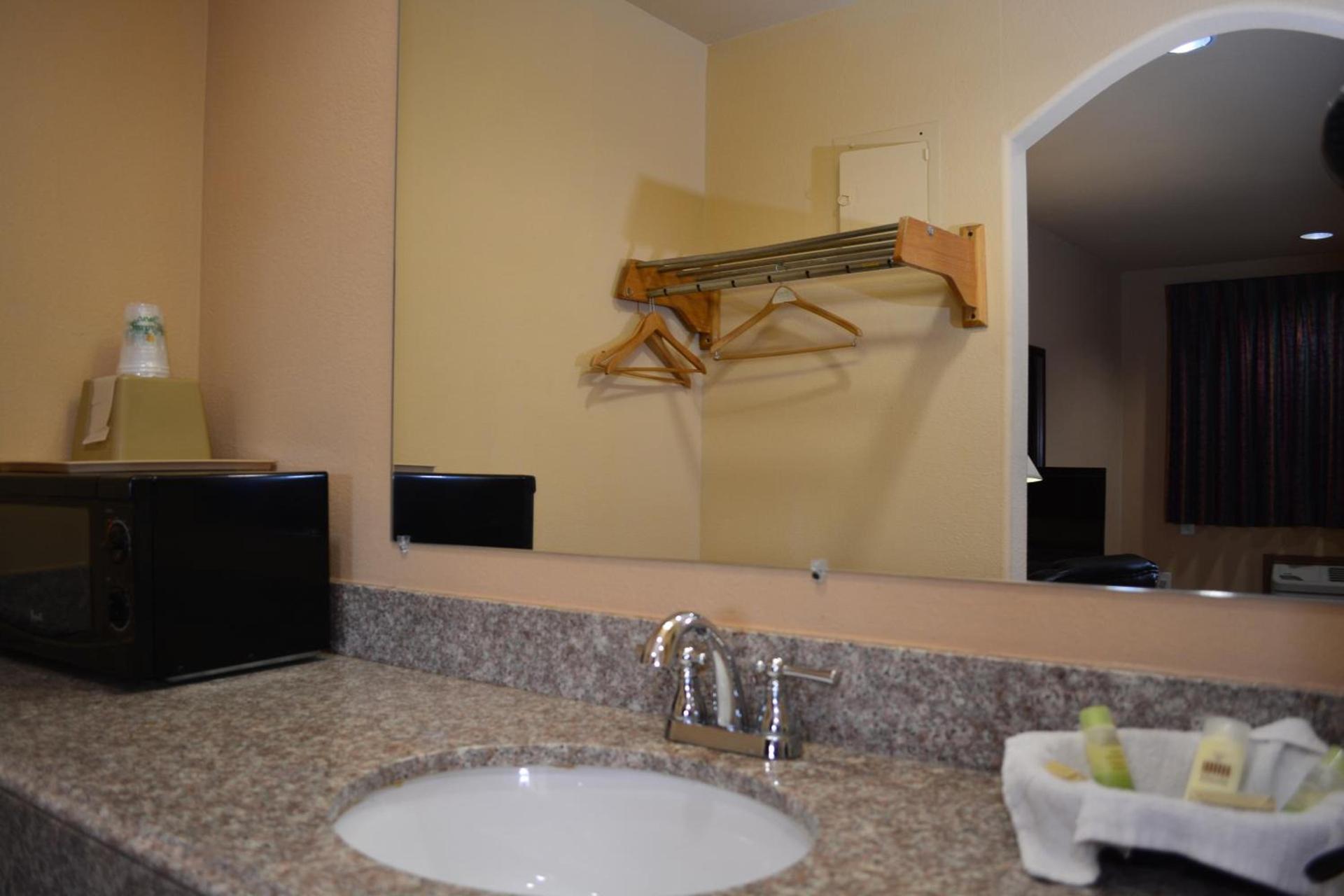 El Camino Motel photo 9