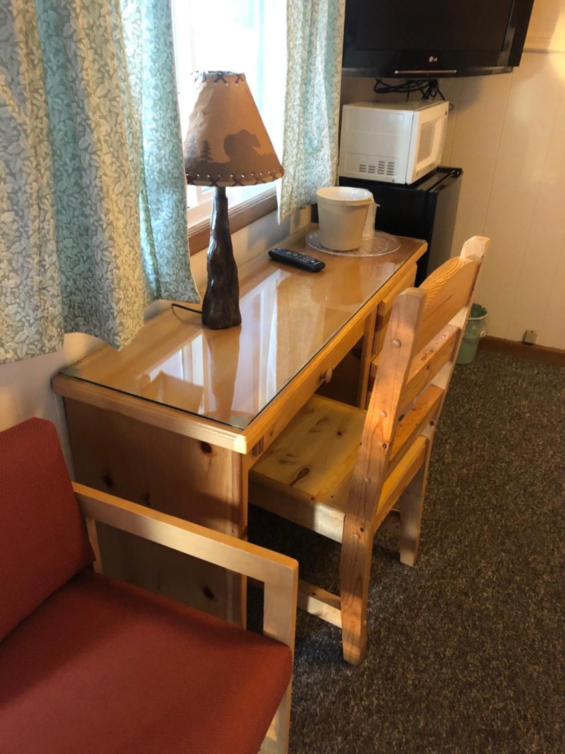 Holiday Motel photo 16