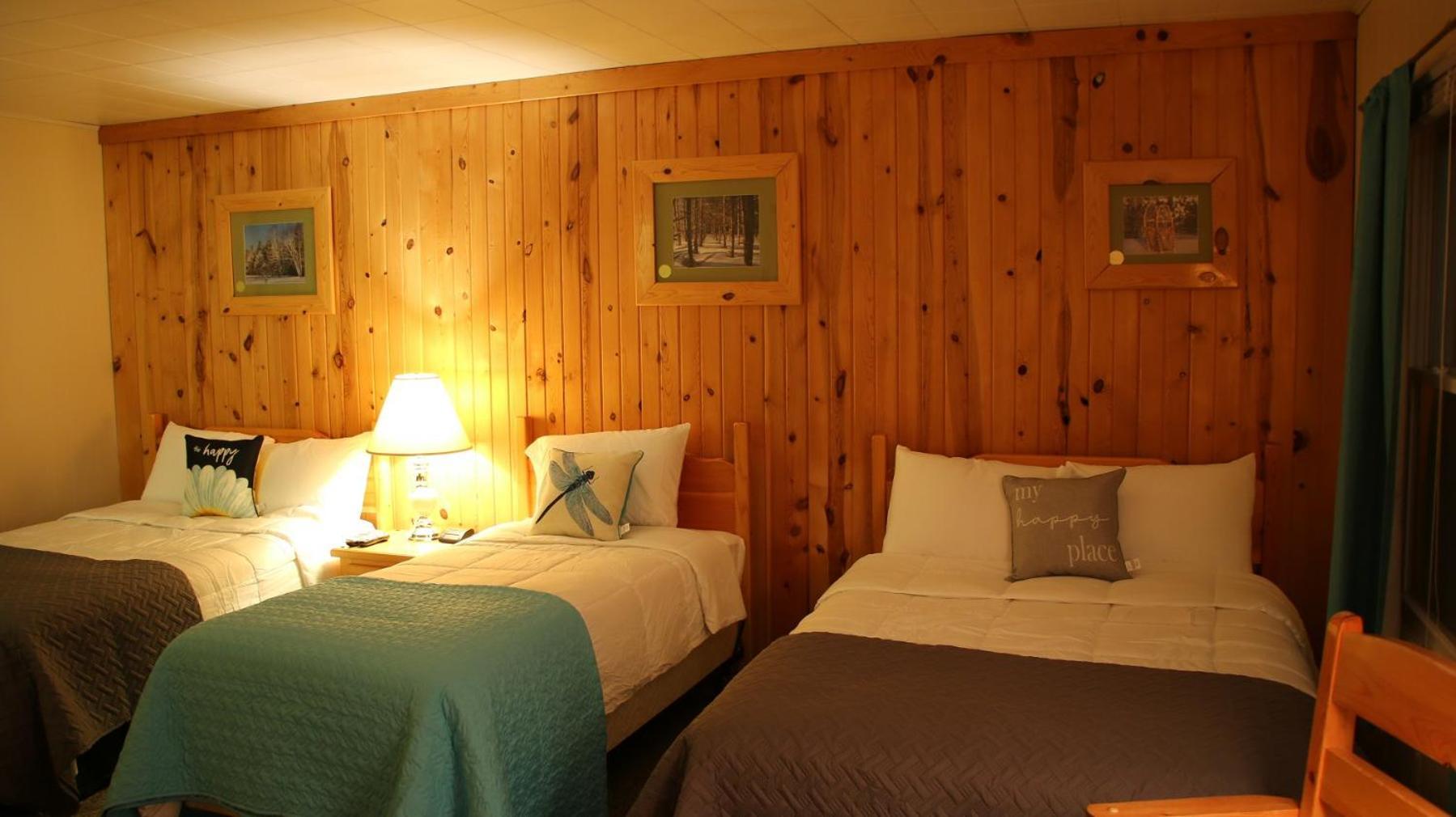 Holiday Motel photo 21