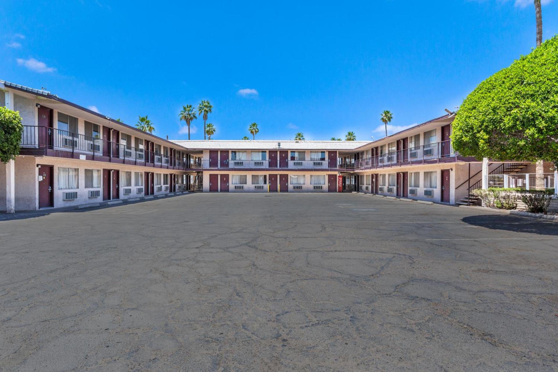 Knights Inn Yuma photo 3
