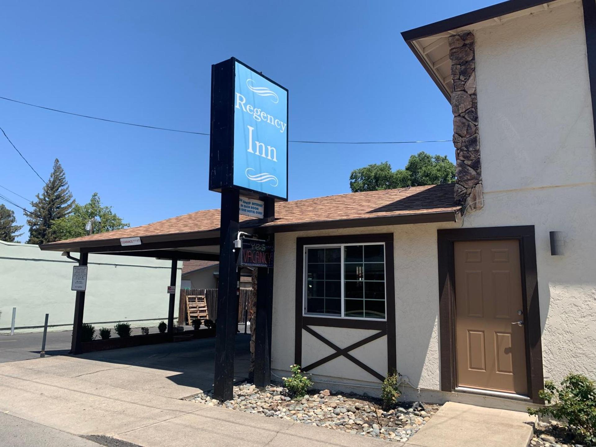 Regency Inn Lakeport photo 3