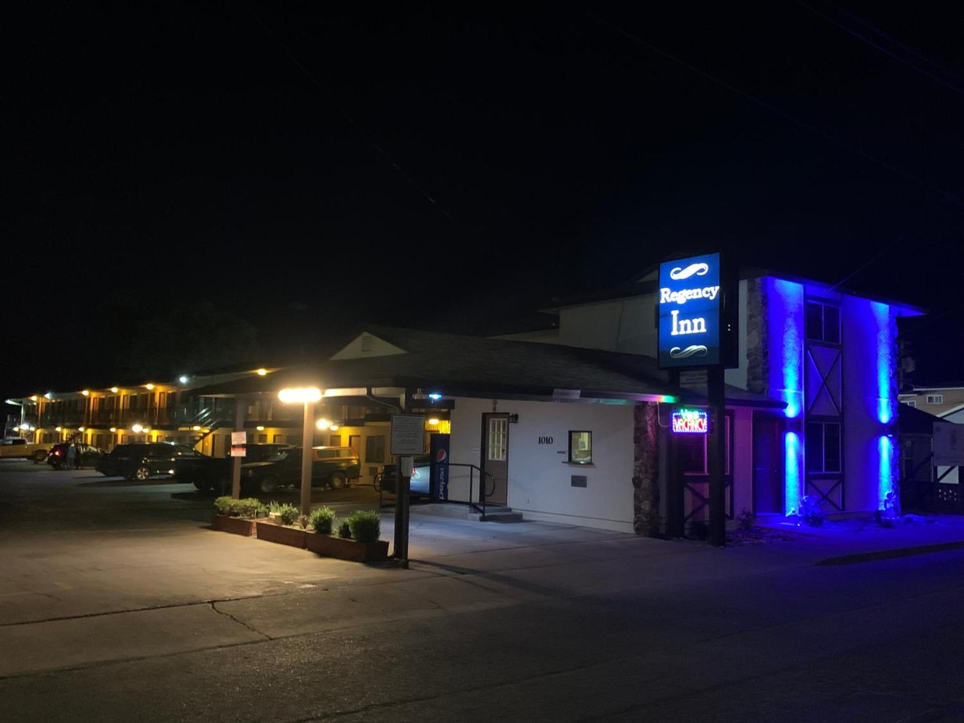 Regency Inn Lakeport photo 2