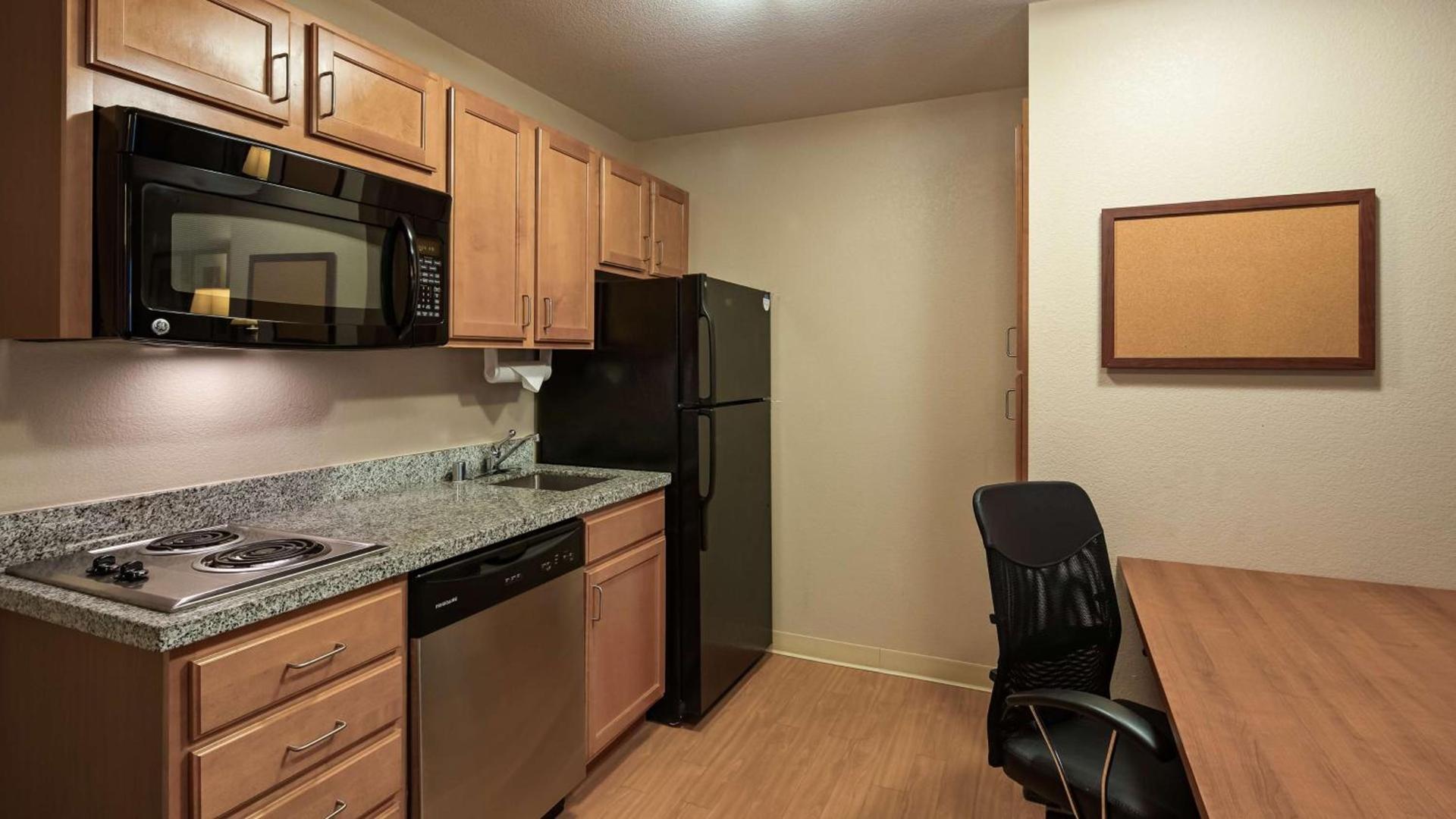 Best Western Plus Wausau-Rothschild Hotel photo 36