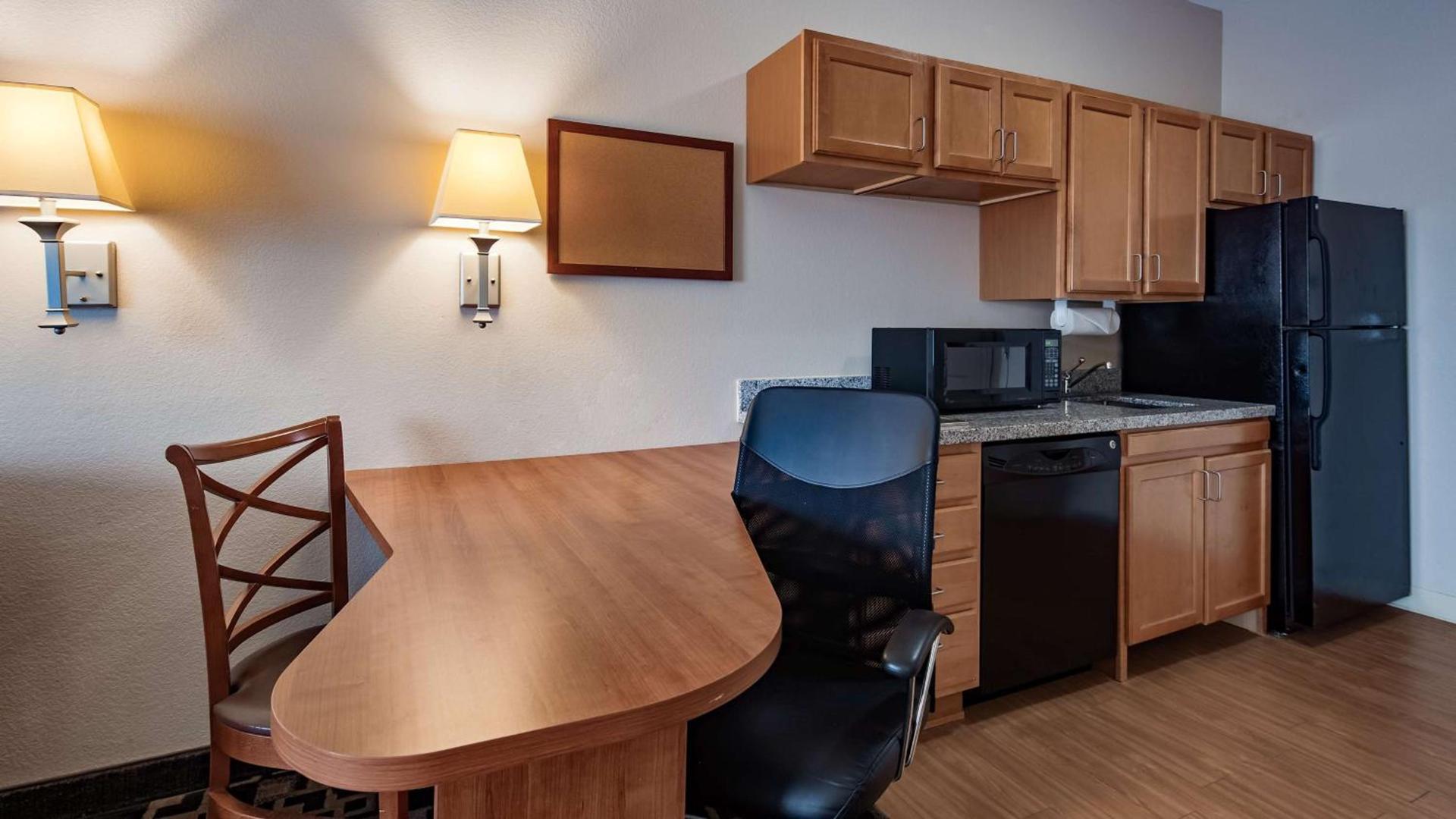 Best Western Plus Wausau-Rothschild Hotel photo 10