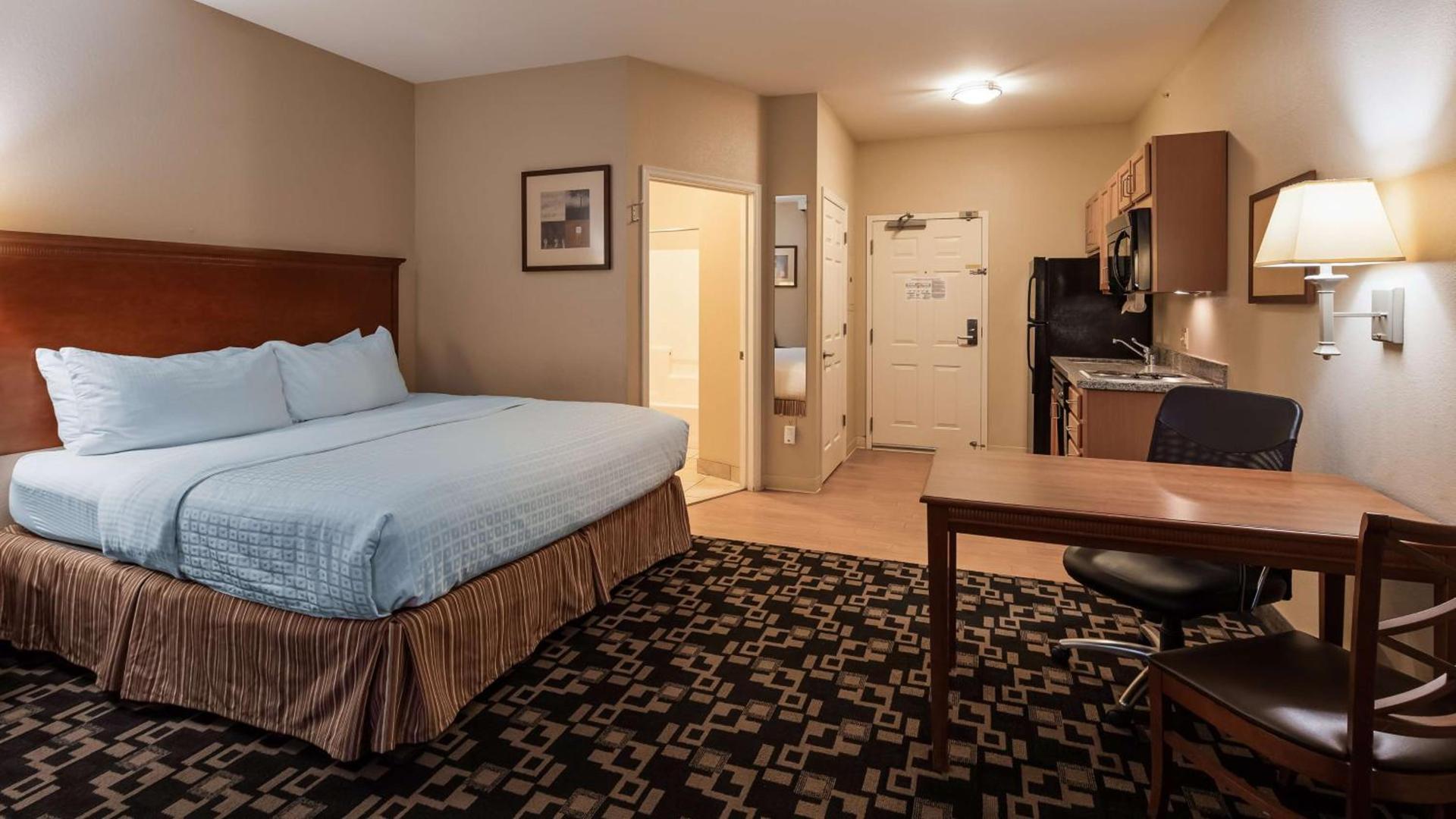 Best Western Plus Wausau-Rothschild Hotel photo 13