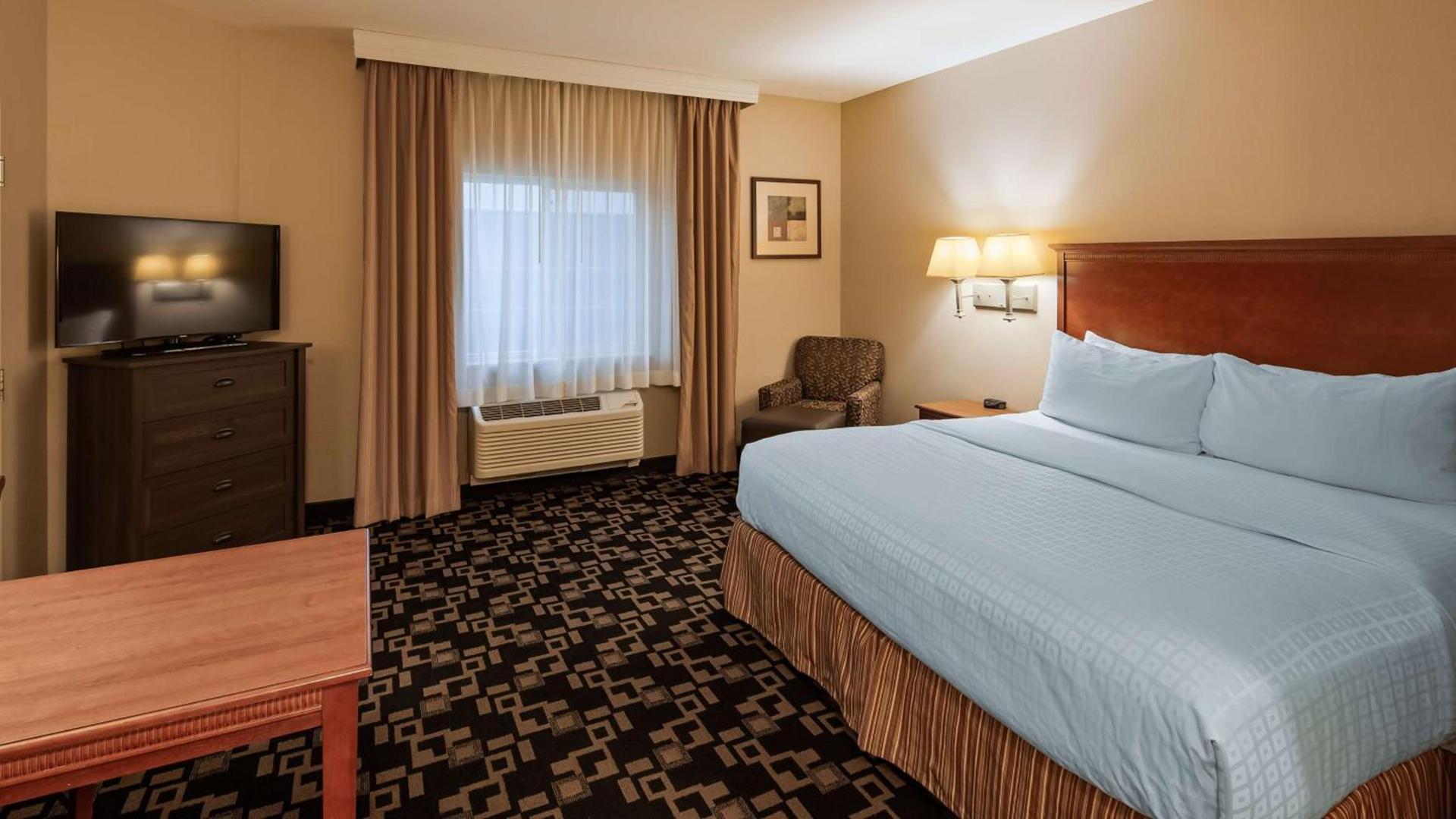 Best Western Plus Wausau-Rothschild Hotel photo 12