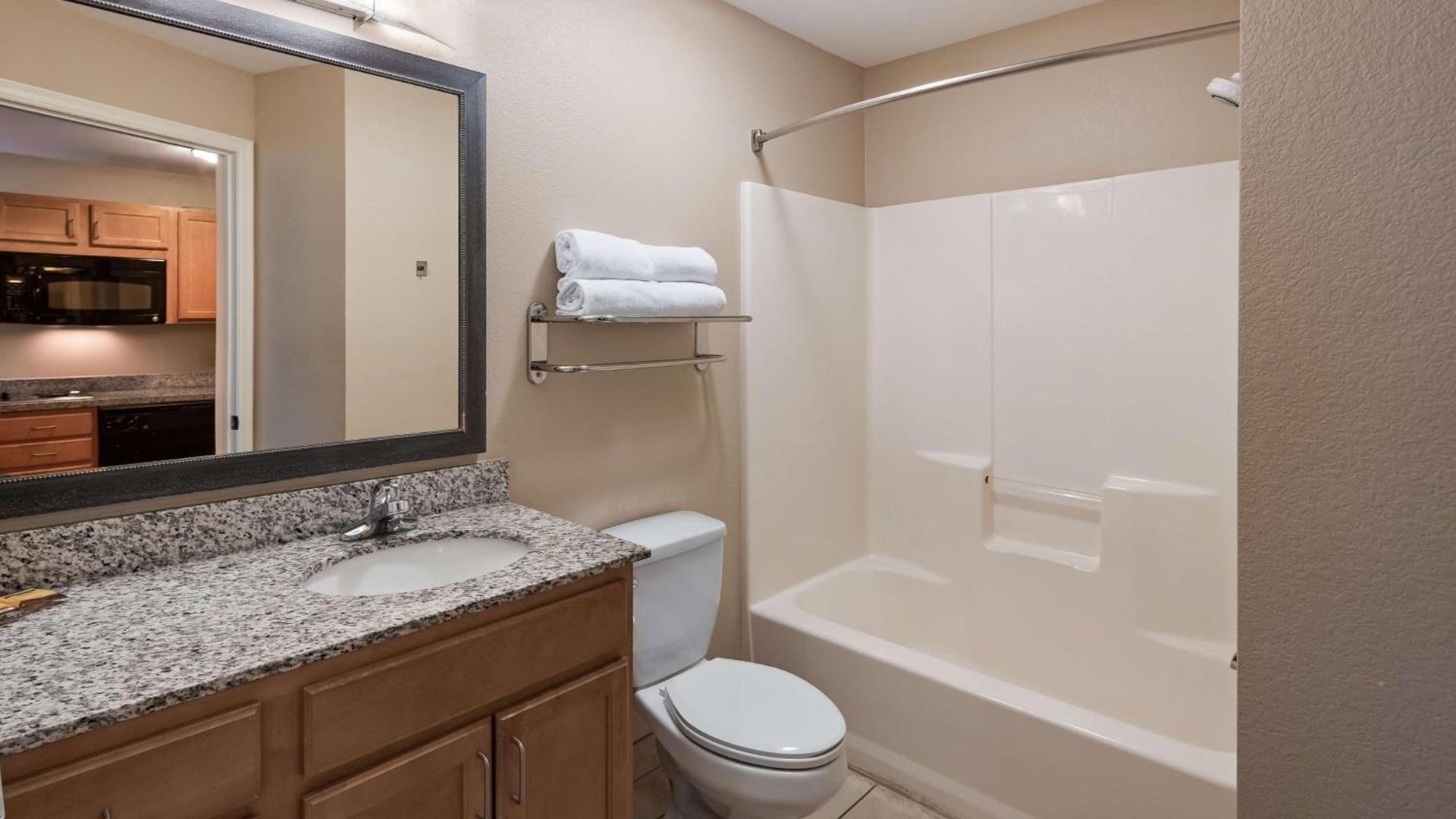 Best Western Plus Wausau-Rothschild Hotel photo 11