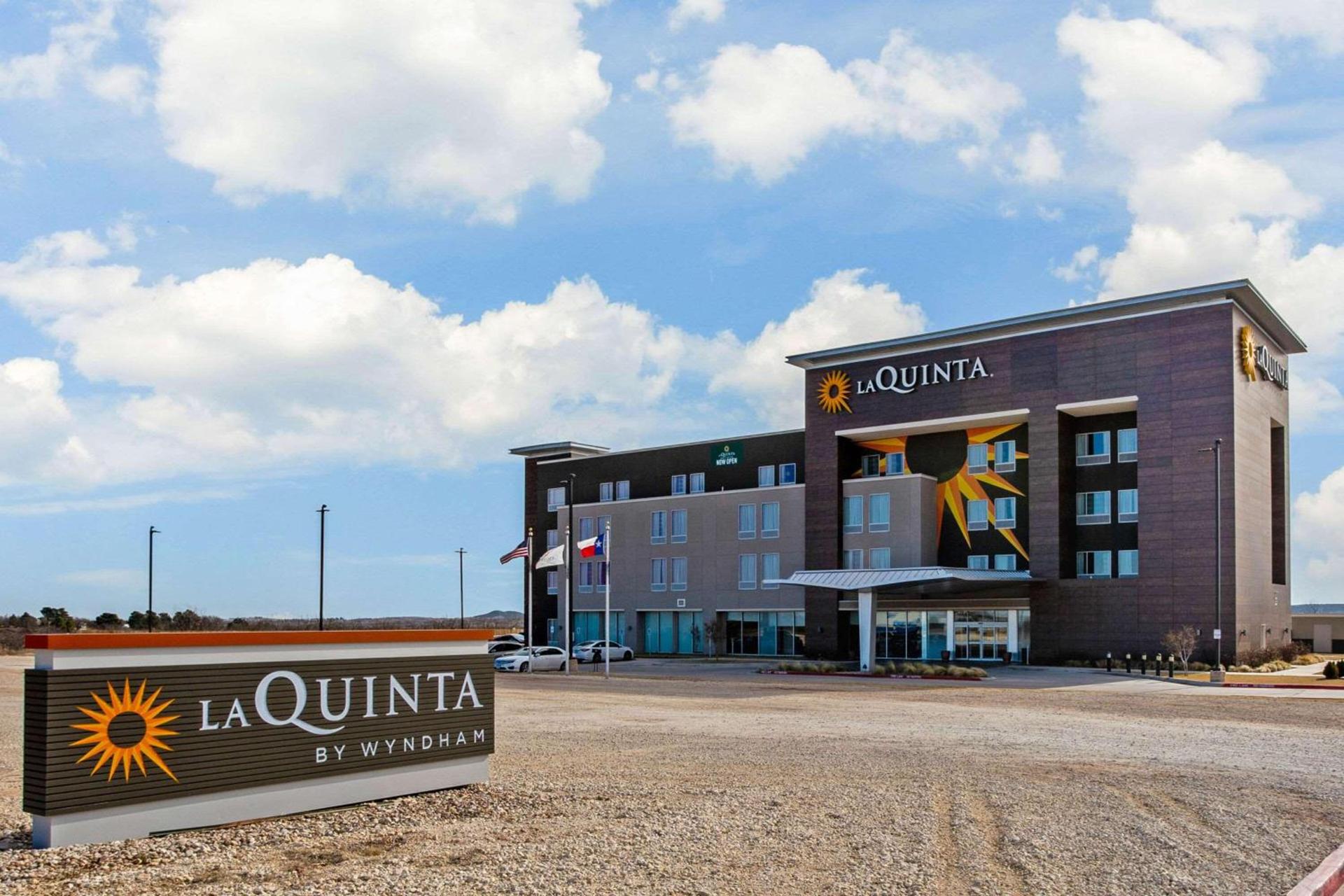 La Quinta by Wyndham Sweetwater East photo 31