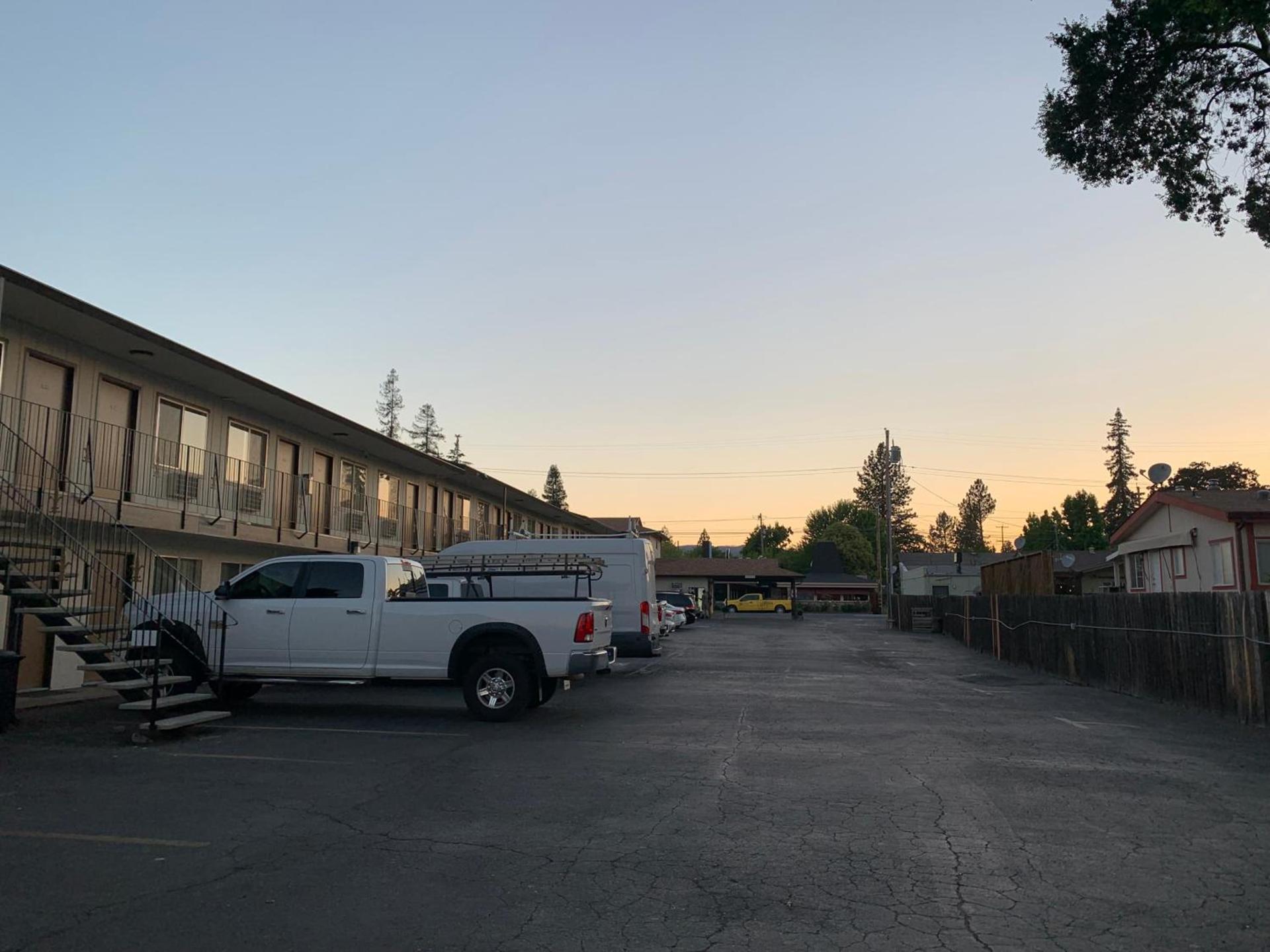 Regency Inn Lakeport photo 16