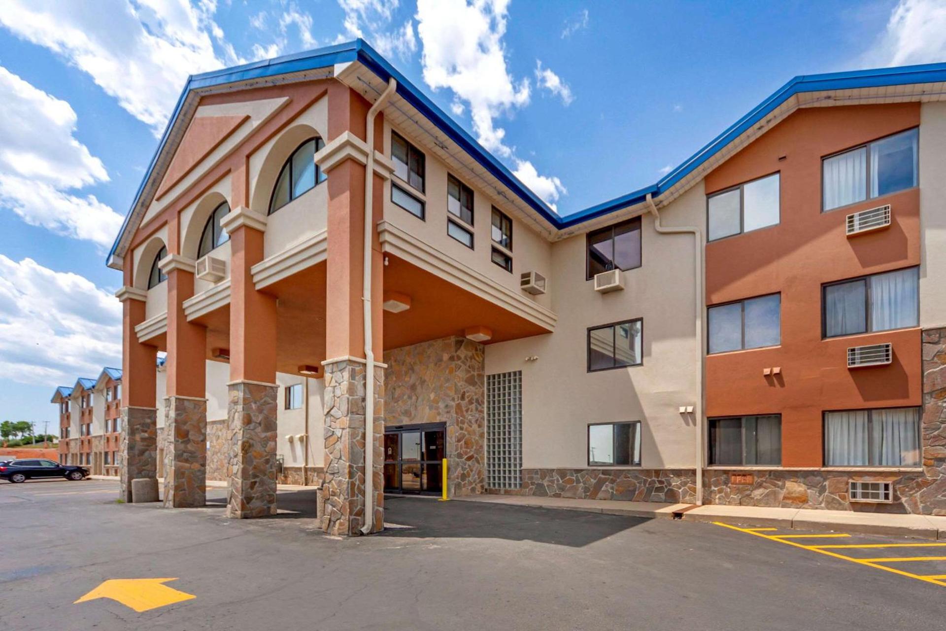 Econo Lodge Black Hills photo 2