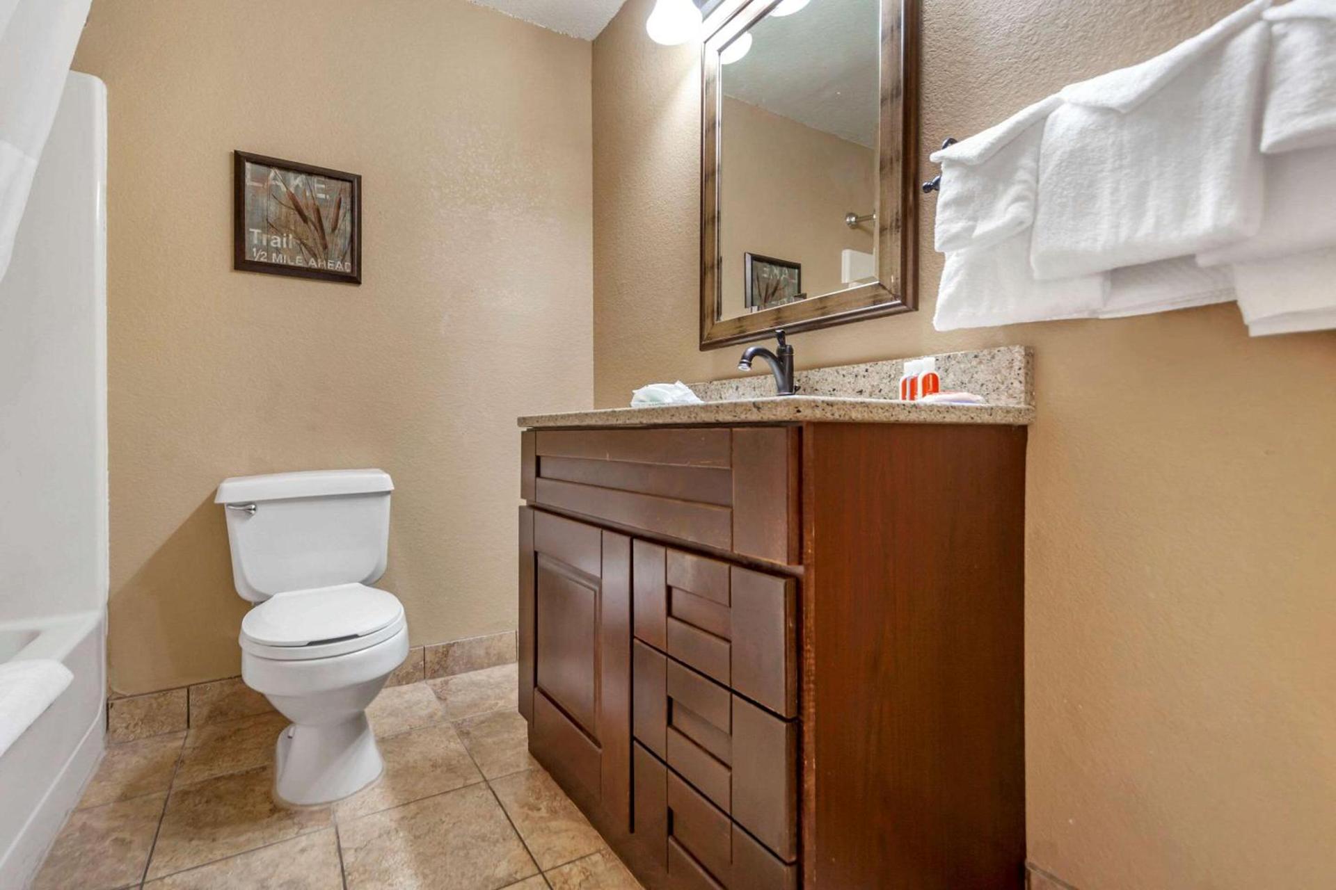 Econo Lodge Black Hills photo 5
