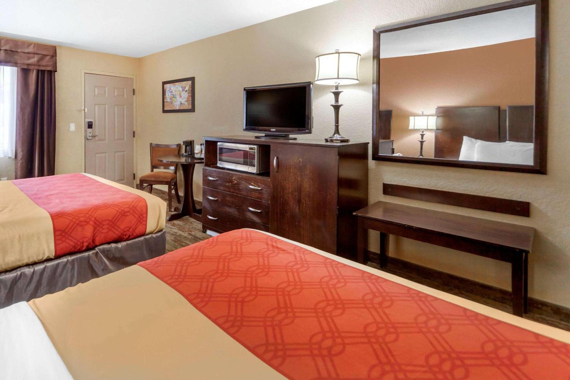 Econo Lodge Black Hills photo 13