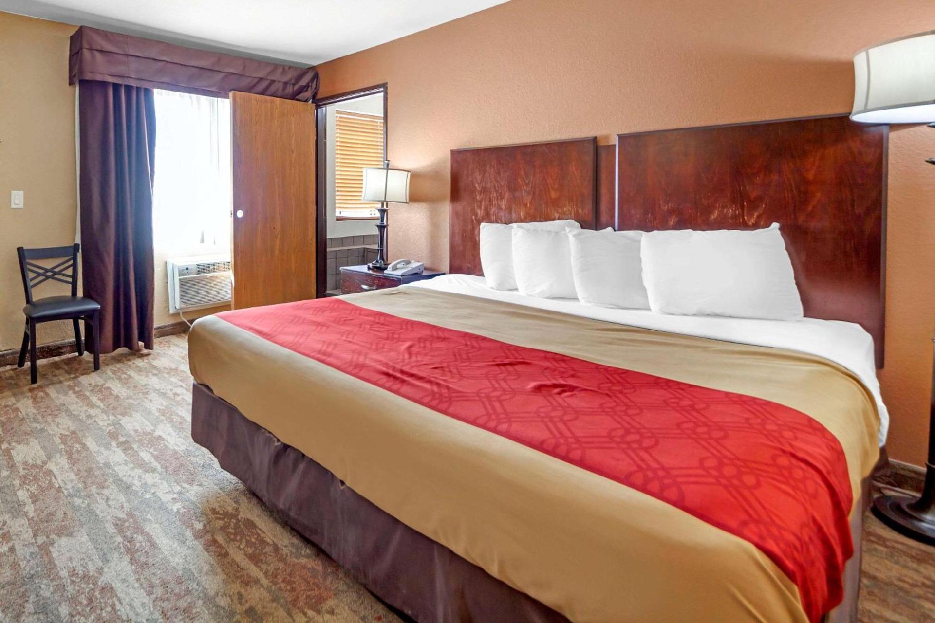 Econo Lodge Black Hills photo 17