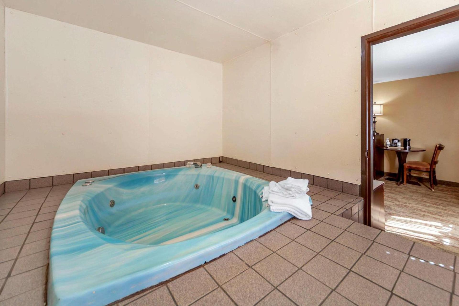 Econo Lodge Black Hills photo 21