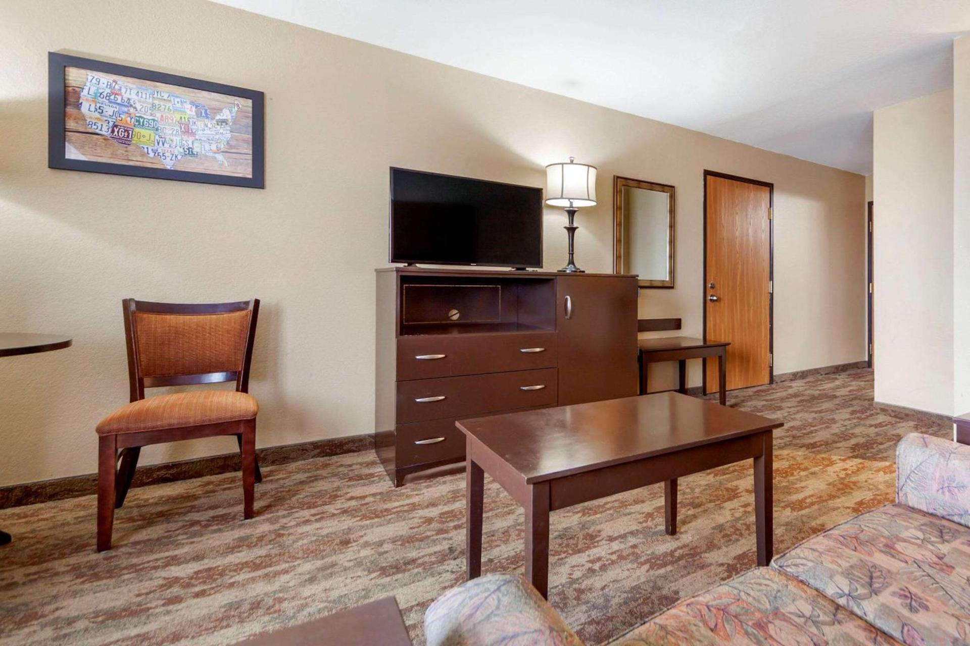 Econo Lodge Black Hills photo 24