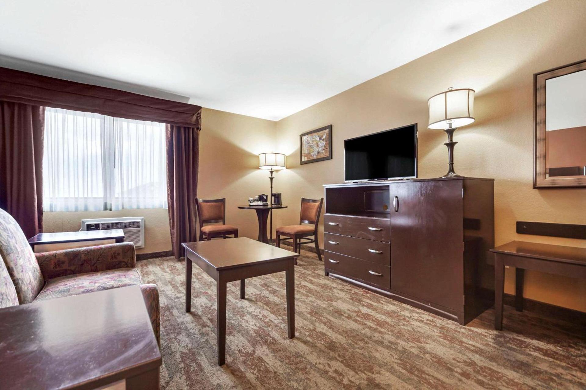 Econo Lodge Black Hills photo 27