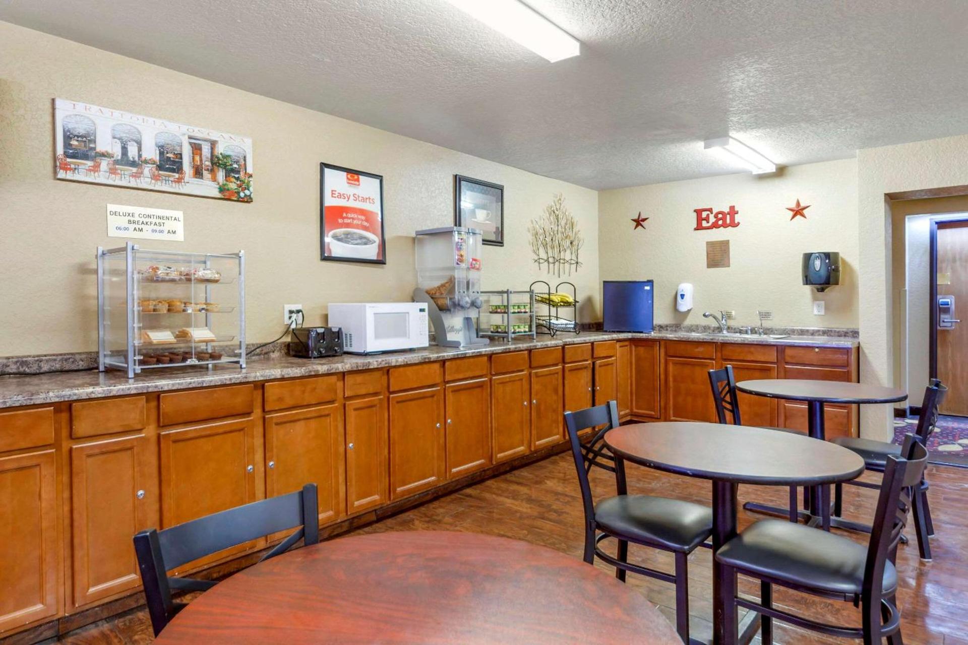 Econo Lodge Black Hills photo 32