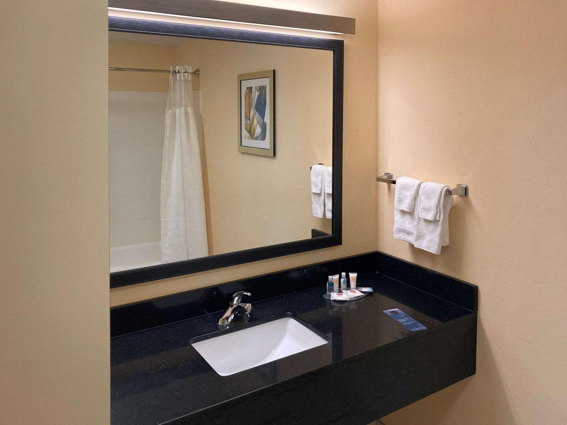 Comfort Inn & Suites Ankeny - Des Moines photo 50