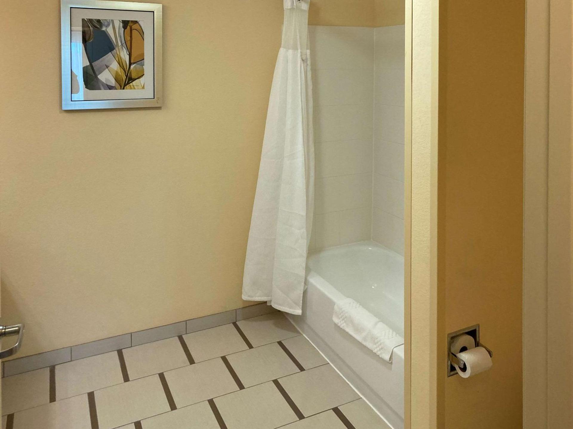Comfort Inn & Suites Ankeny - Des Moines photo 42