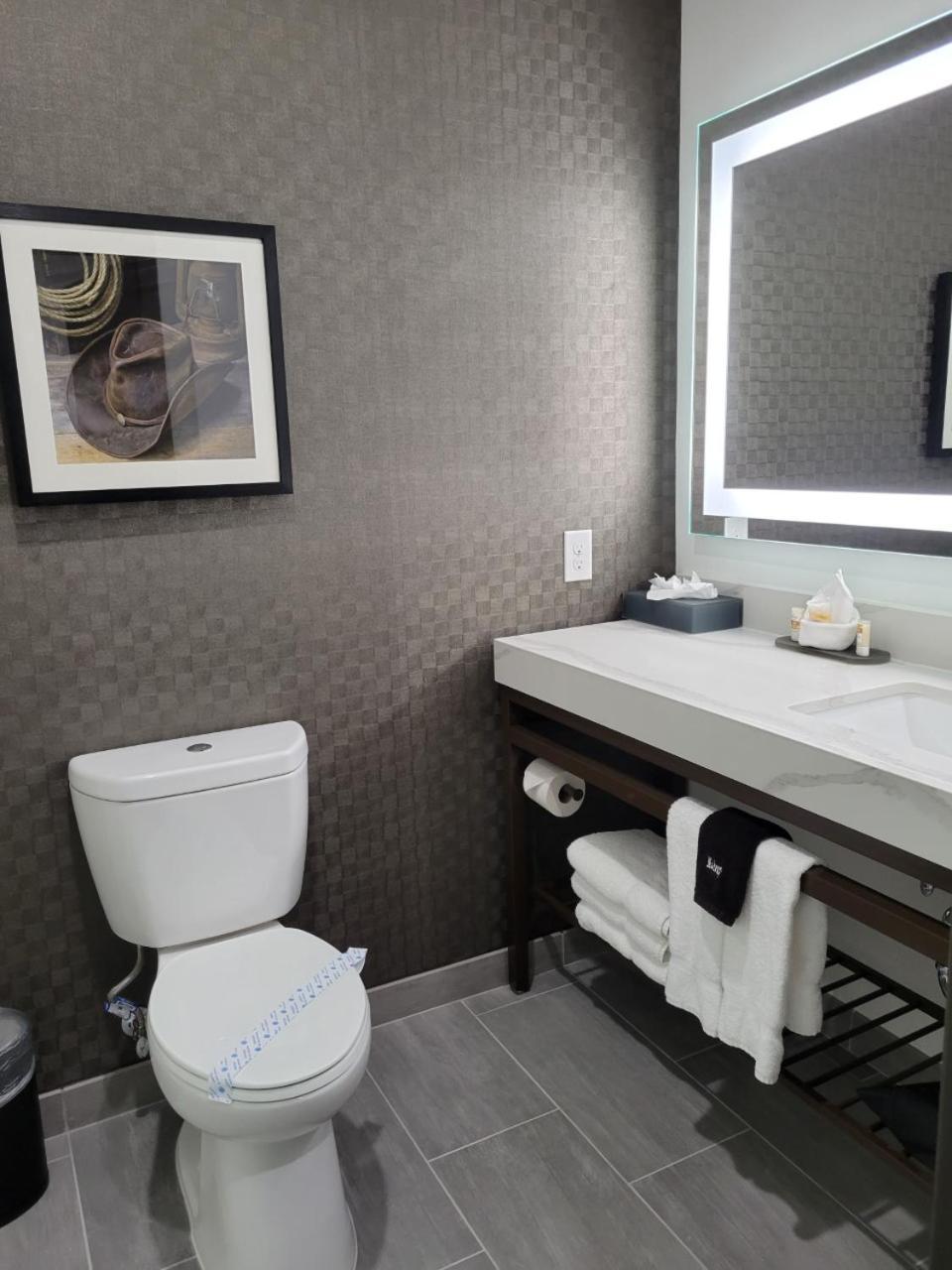 La Quinta Inn & Suites by Wyndham Terrell photo 40