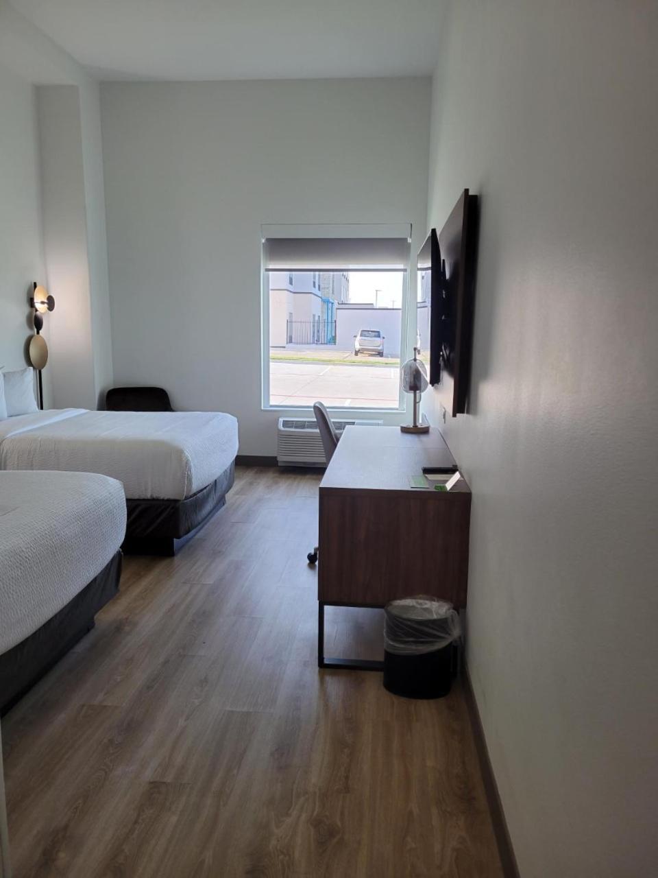 La Quinta Inn & Suites by Wyndham Terrell photo 55