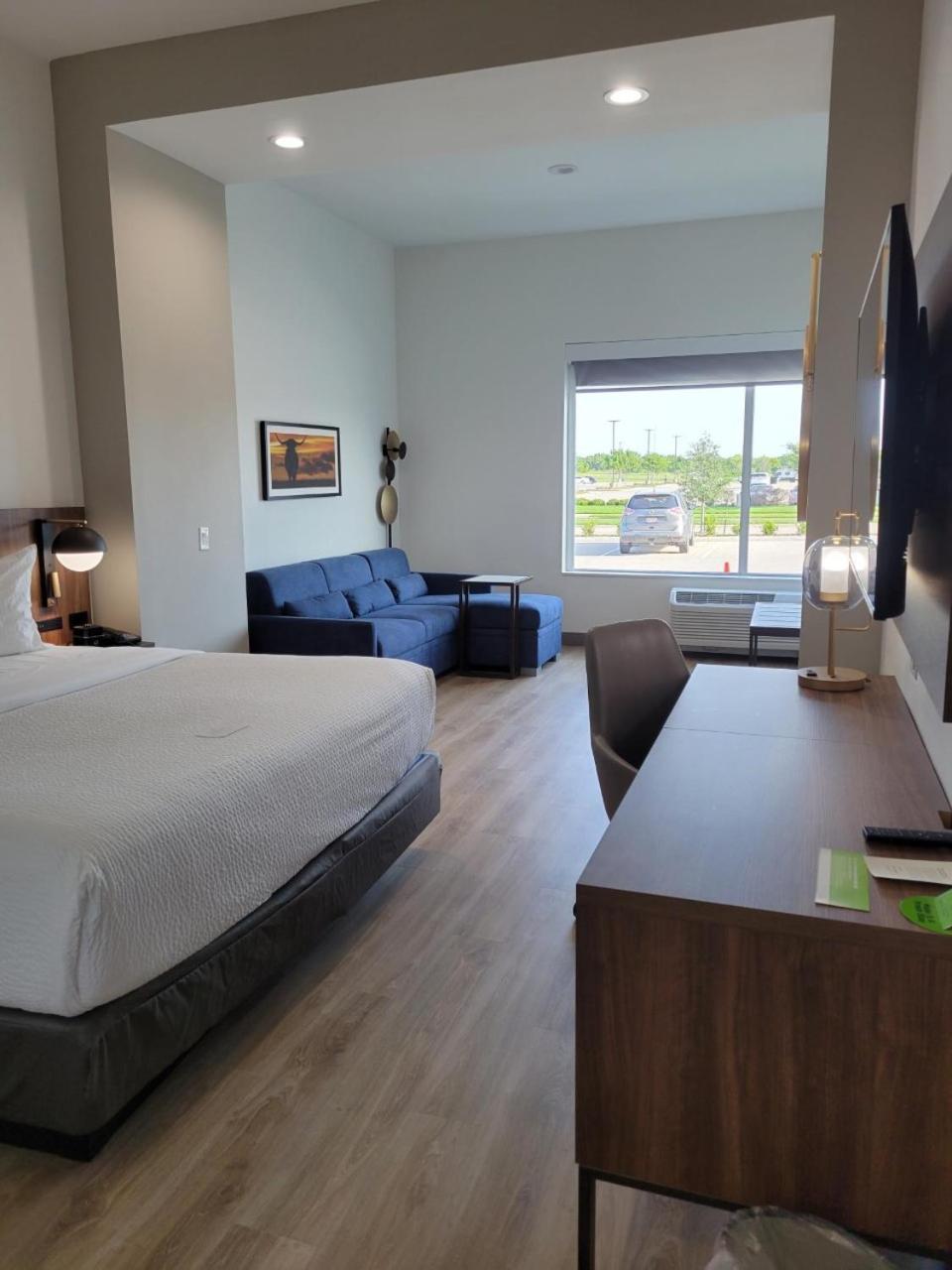 La Quinta Inn & Suites by Wyndham Terrell photo 52