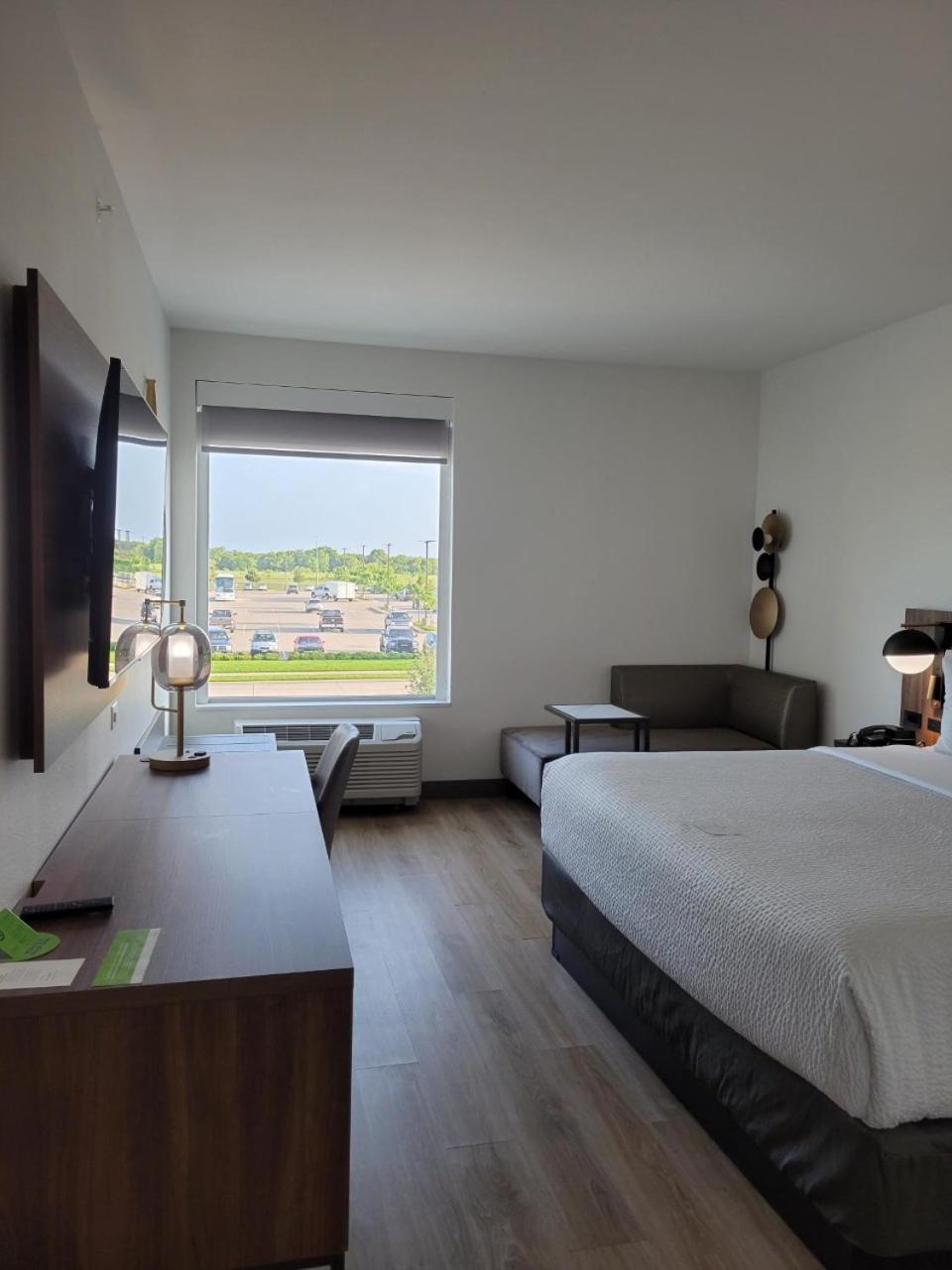La Quinta Inn & Suites by Wyndham Terrell photo 57