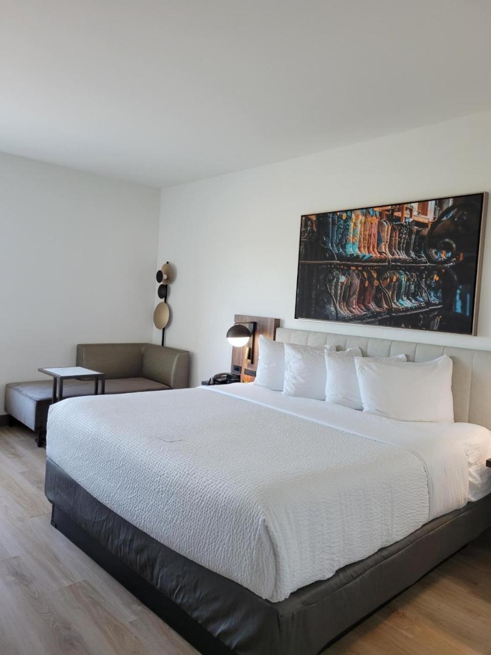 La Quinta Inn & Suites by Wyndham Terrell photo 60